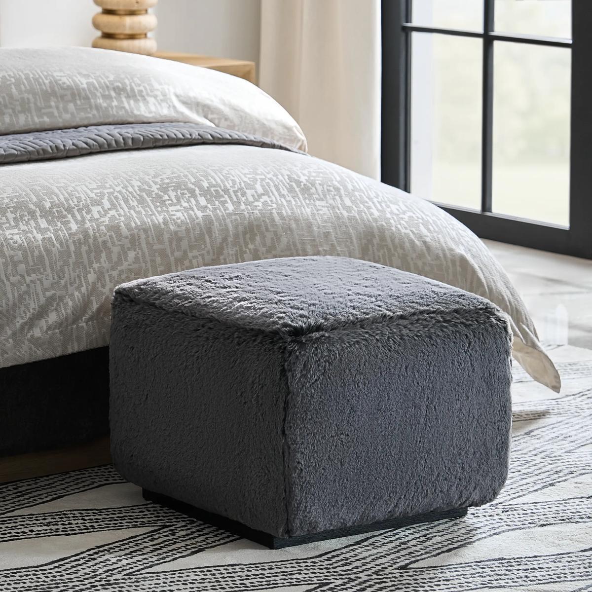 Lris Pouf