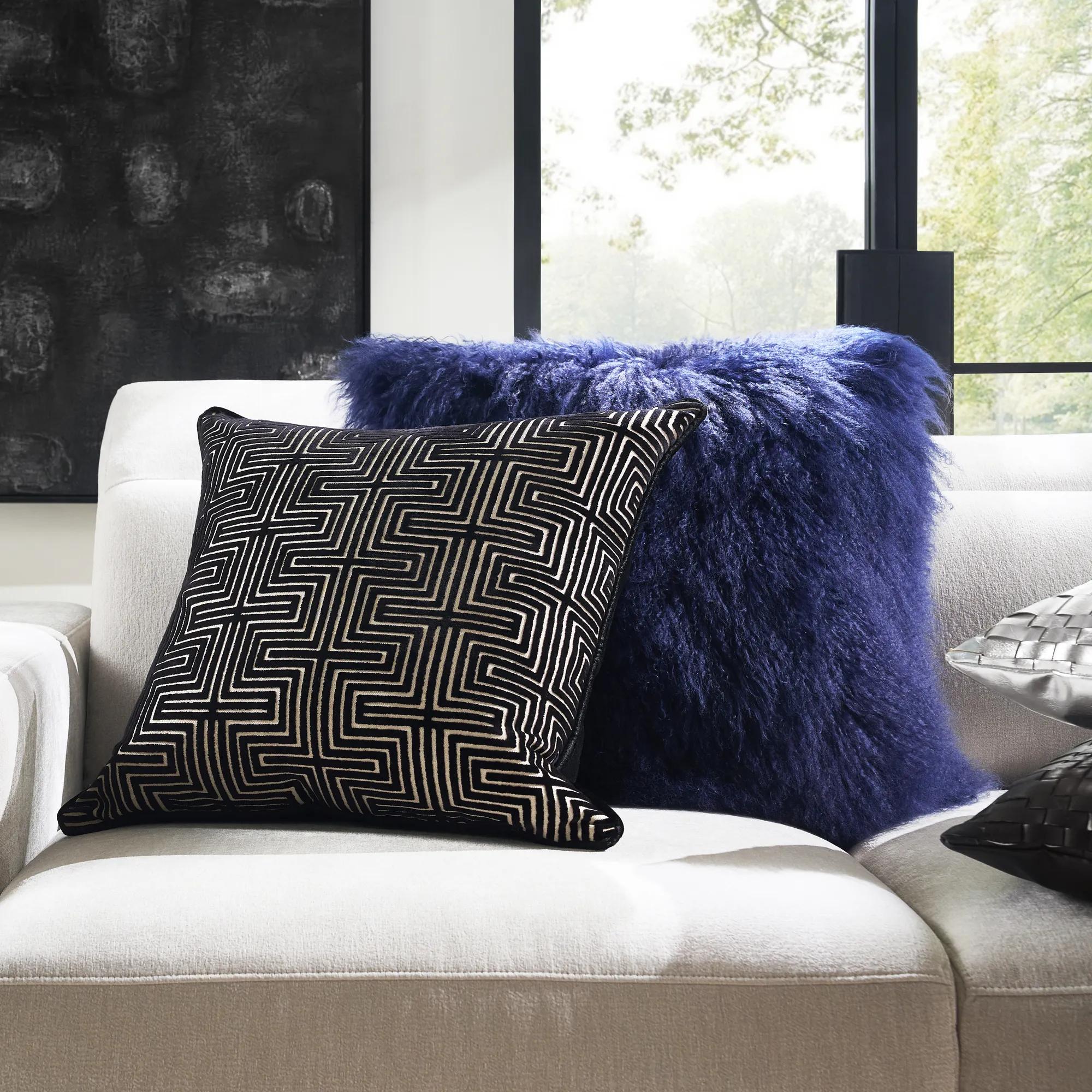 Lenox Pillow 22" - Black
