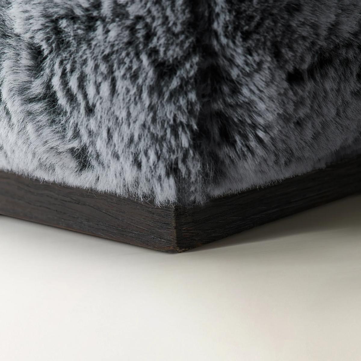 Lris Pouf