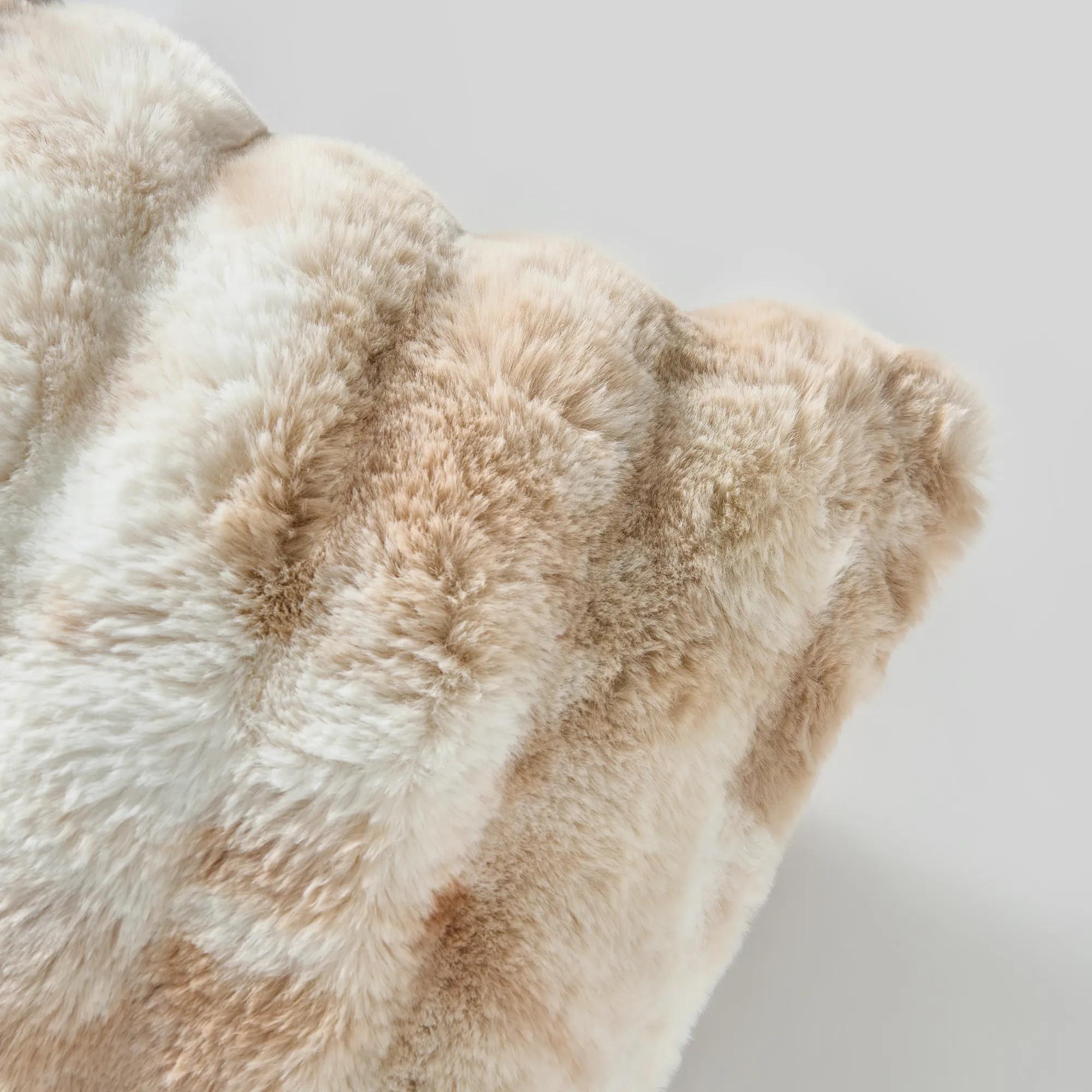 Sable Pillow 18"