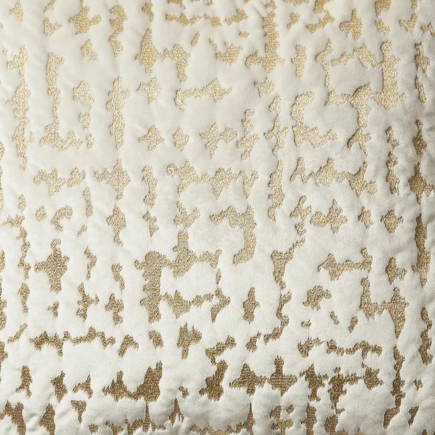 Solenne Pillow 22"