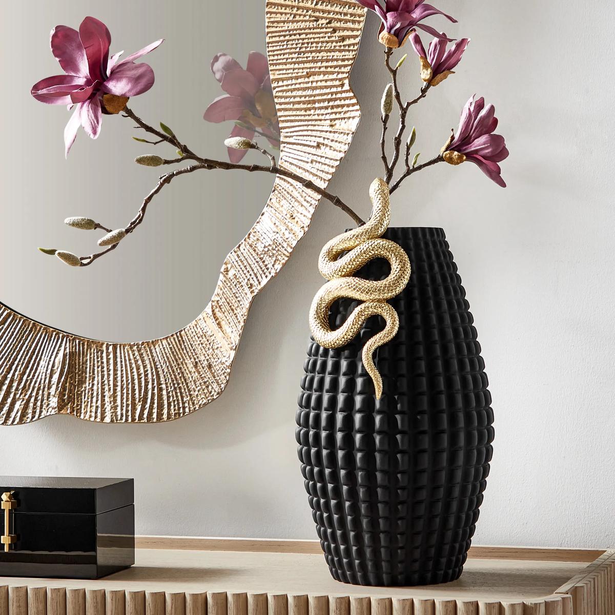 Serpent Vase