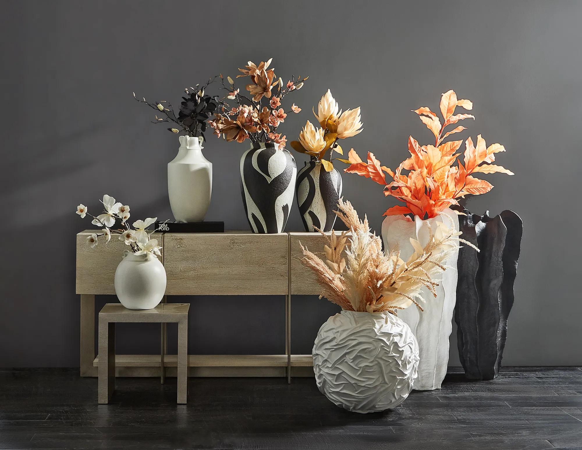 Amora Vase