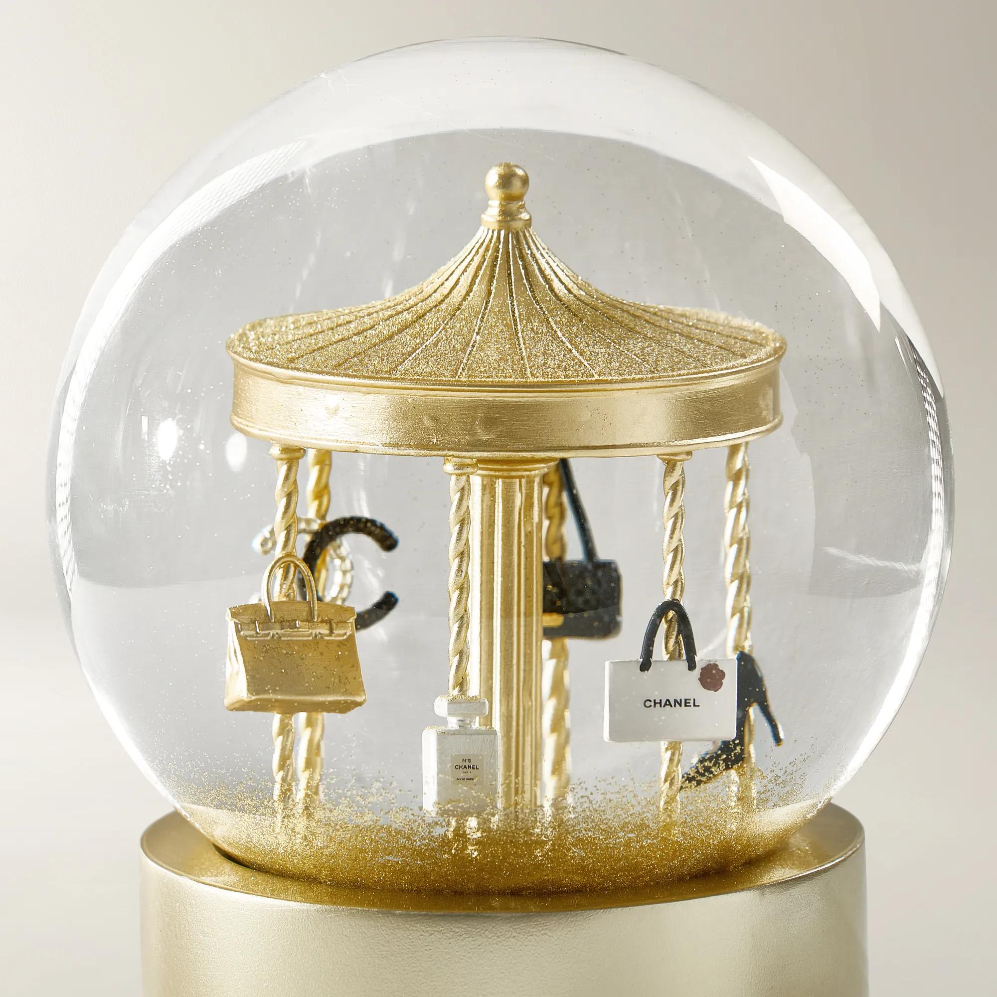 Grand Shopping Carousel Snowglobe