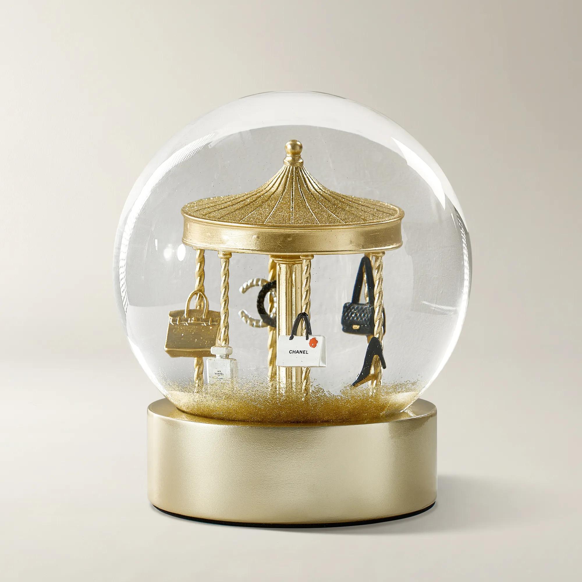 Grand Shopping Carousel Snowglobe
