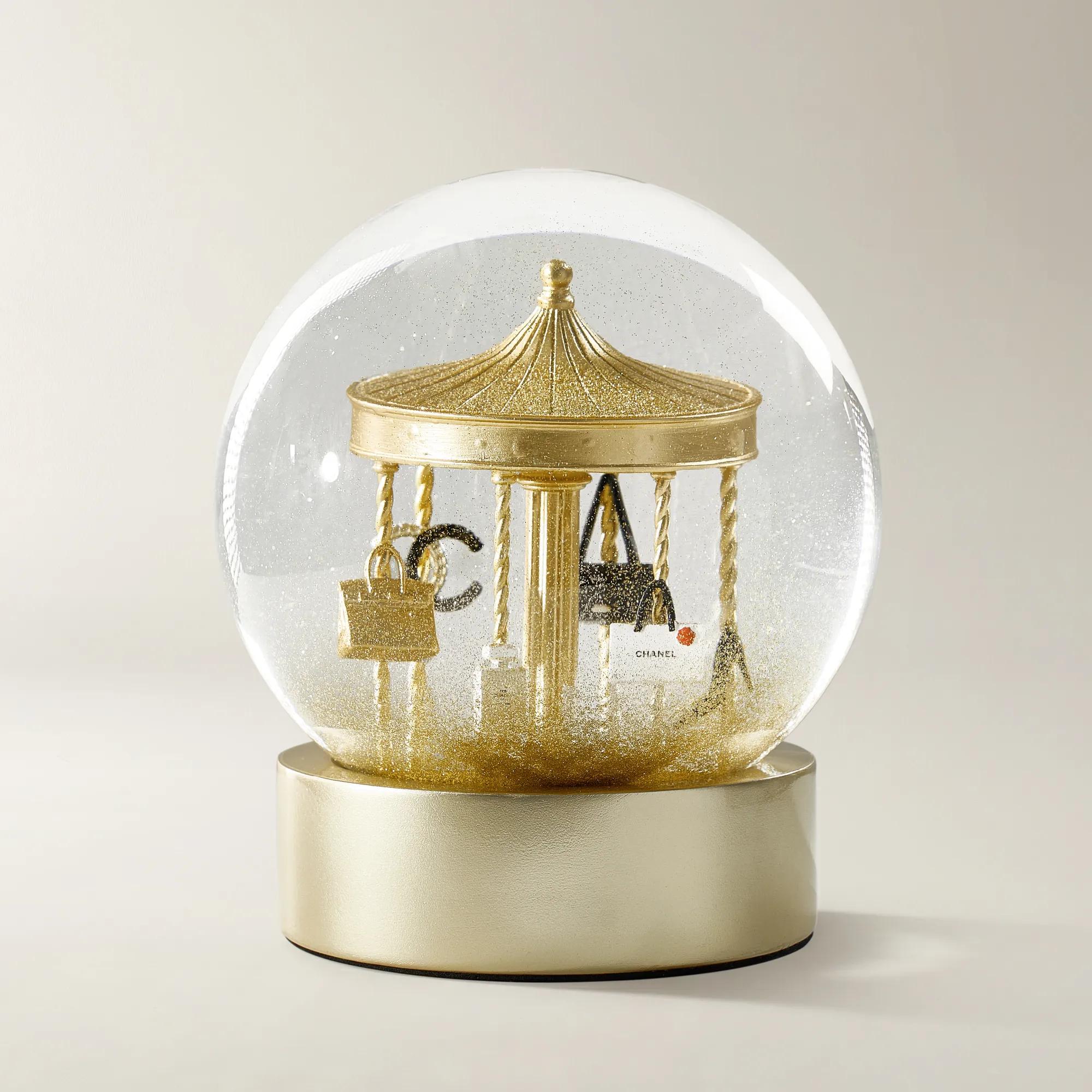 Grand Shopping Carousel Snowglobe