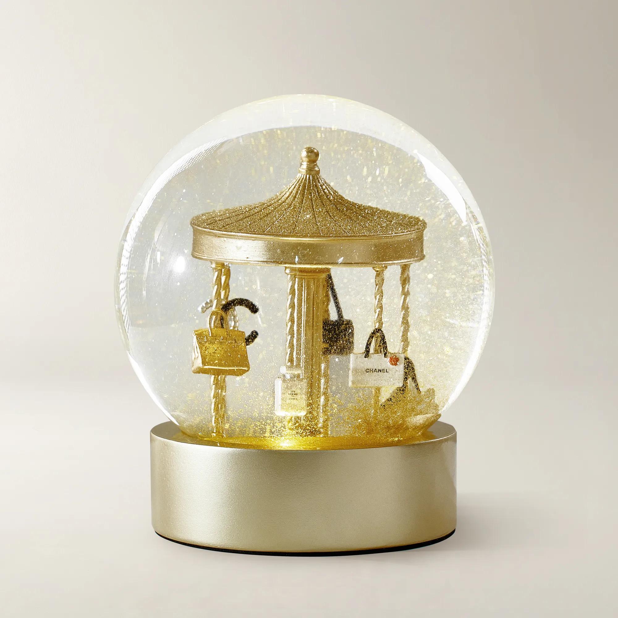 Grand Shopping Carousel Snowglobe