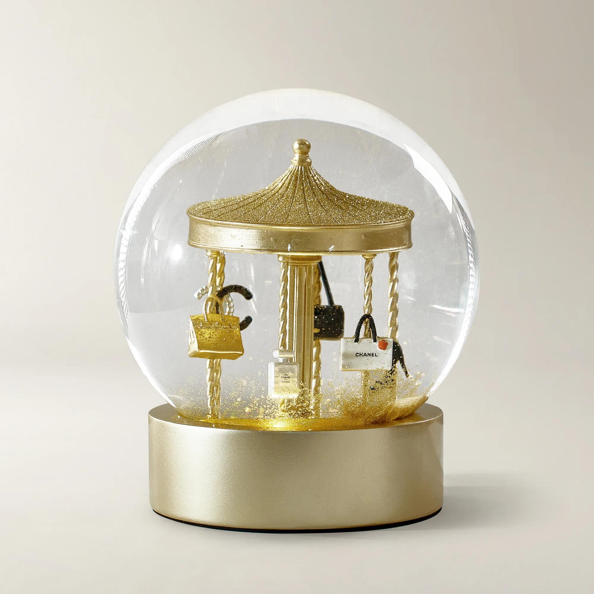 Grand Shopping Carousel Snowglobe
