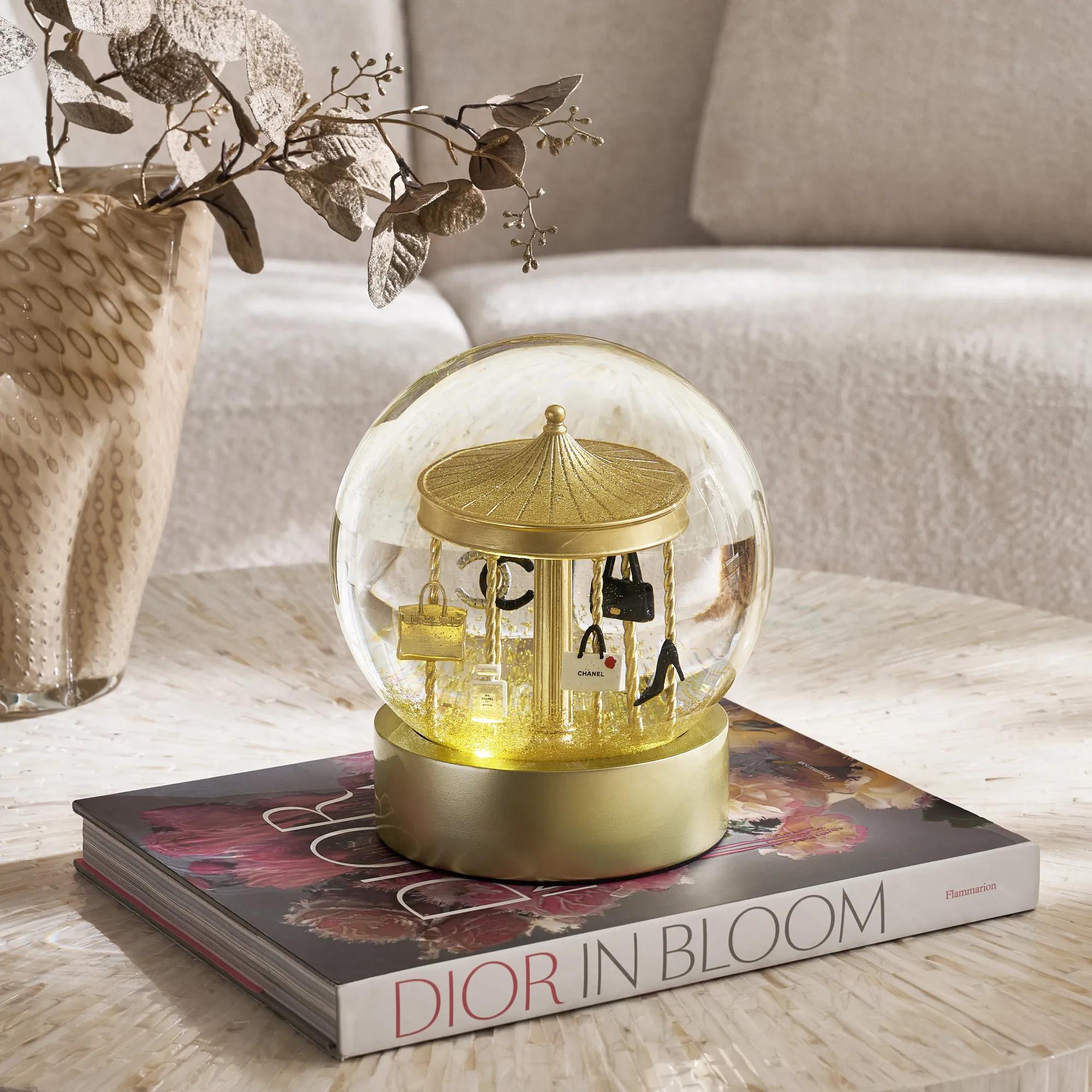 Grand Shopping Carousel Snowglobe
