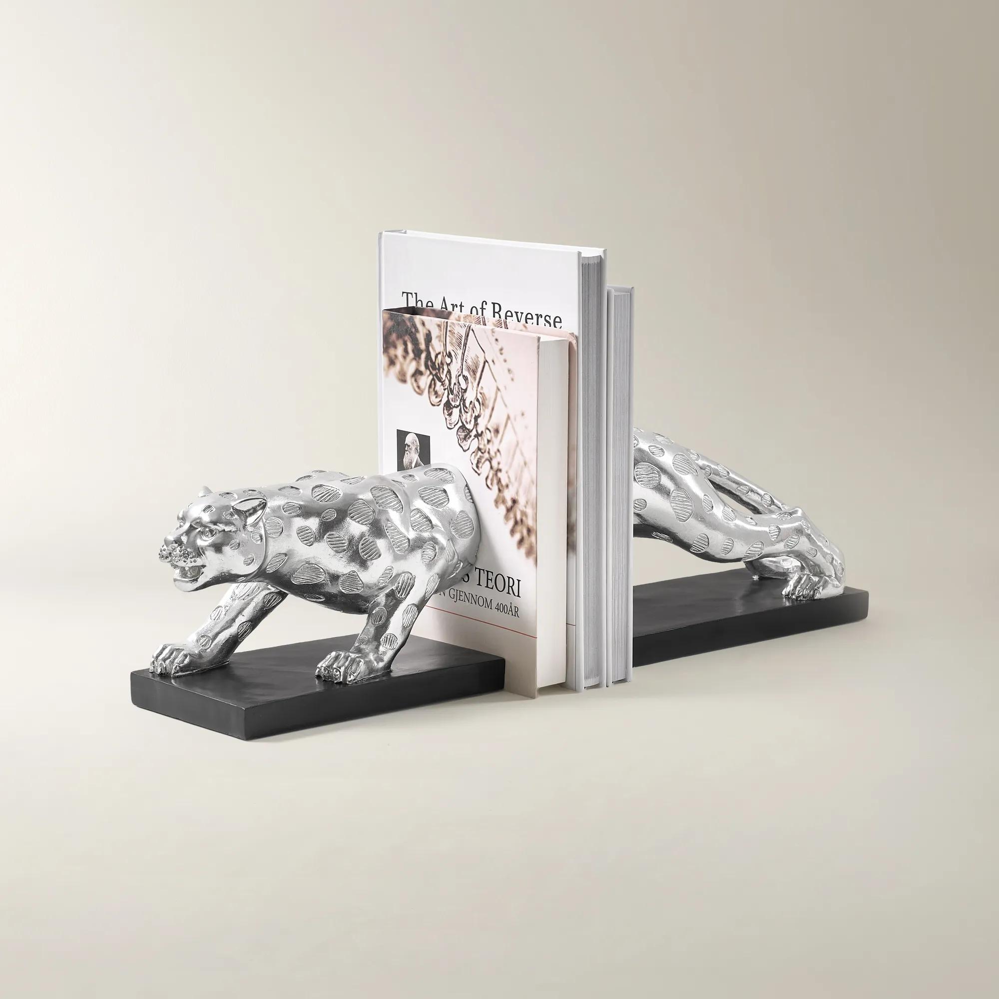 Pose Bookends
