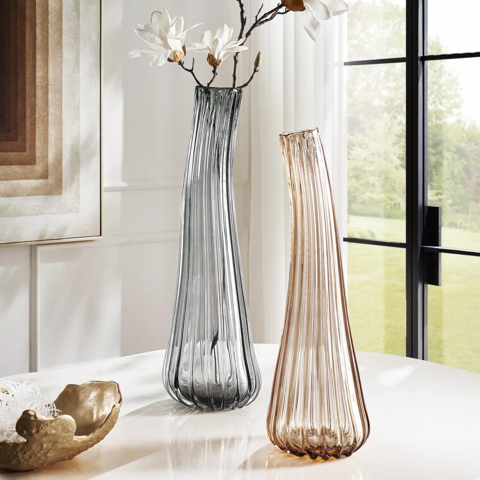Tango Vase - Soft Amber