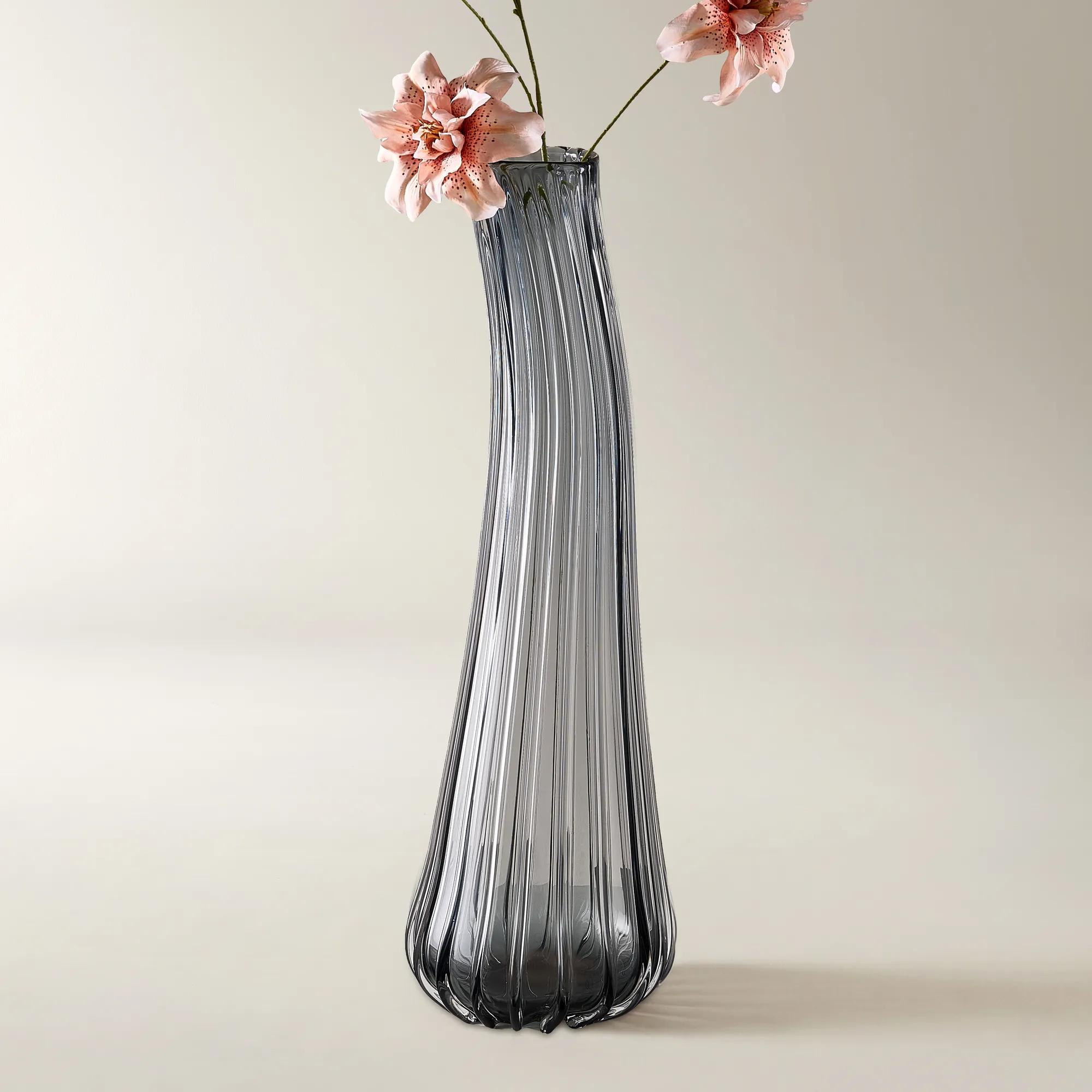 Tango Vase - Smoked Pearl