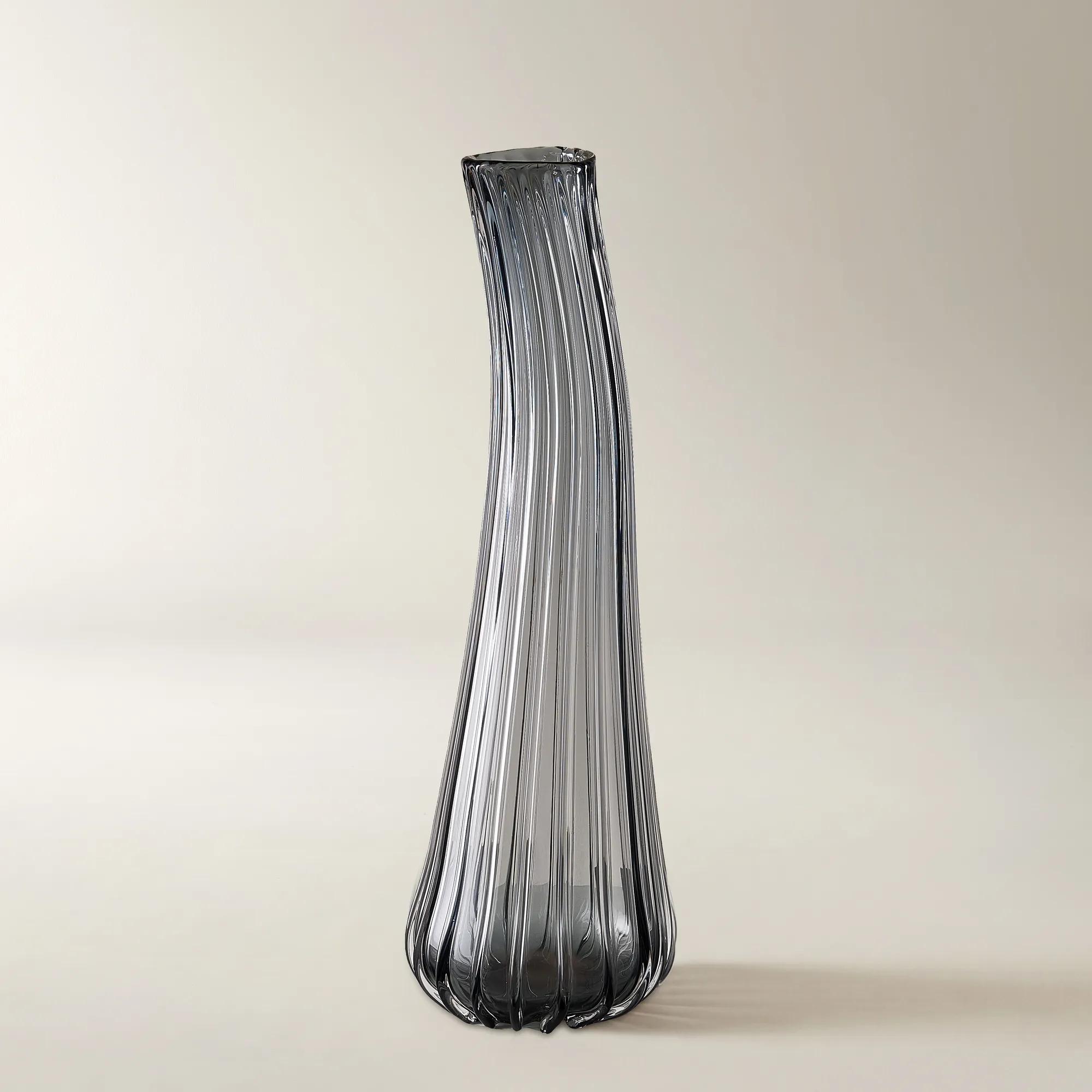 Tango Vase - Smoked Pearl