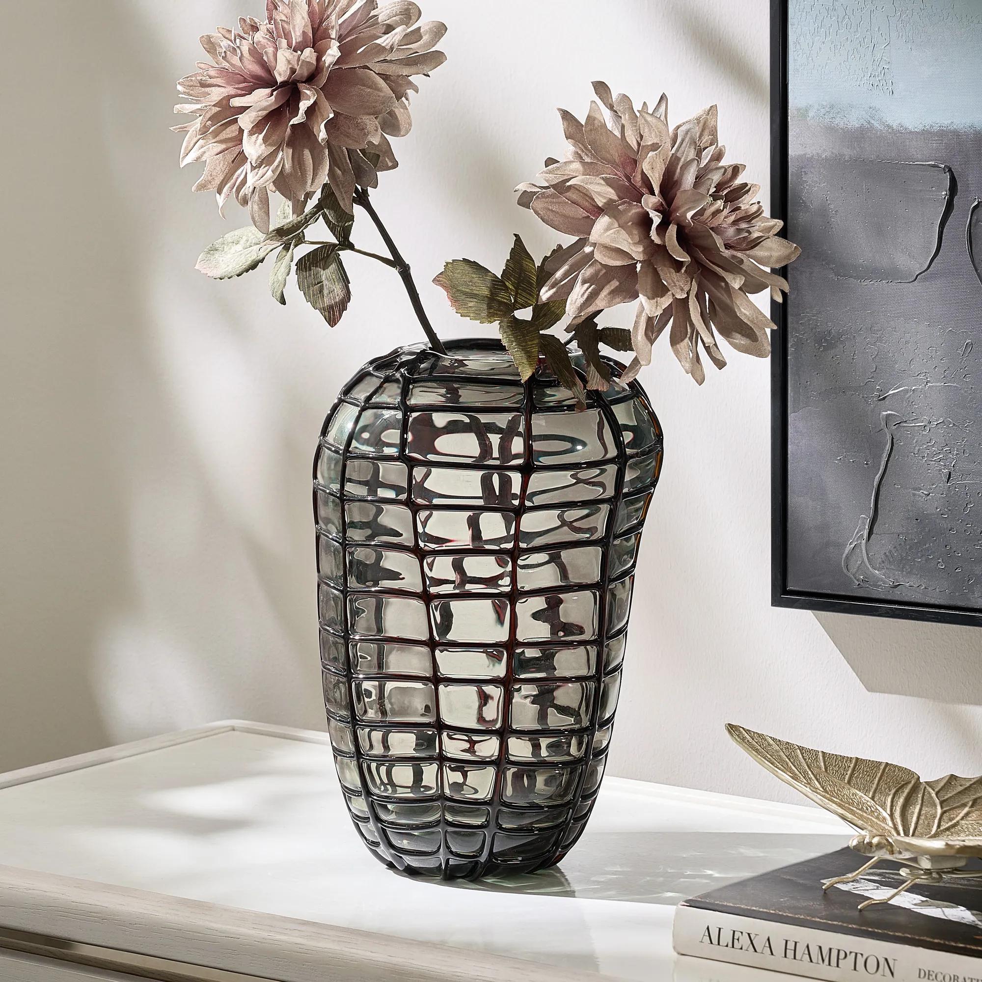Contra Glass Vase - Black