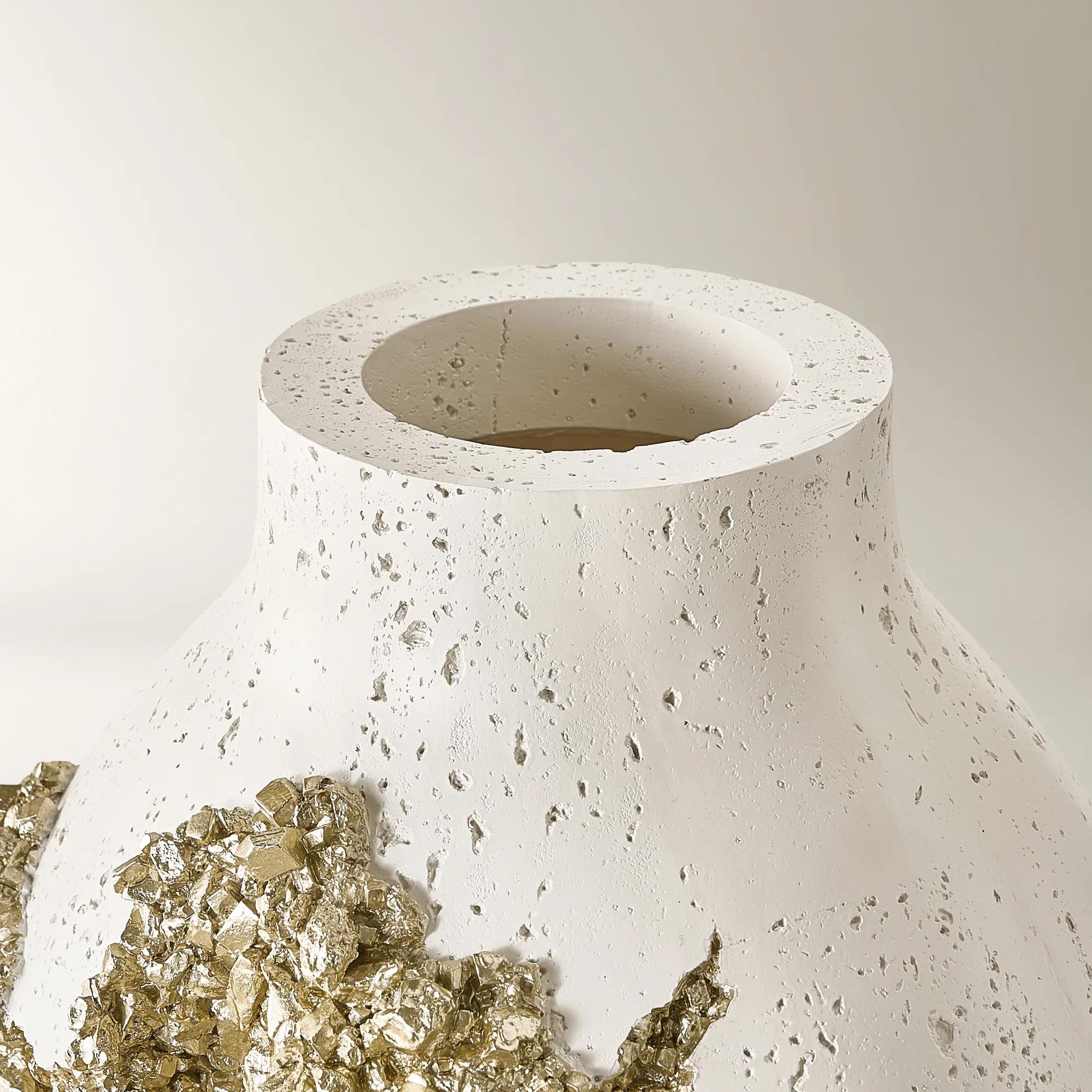 Delve Vase