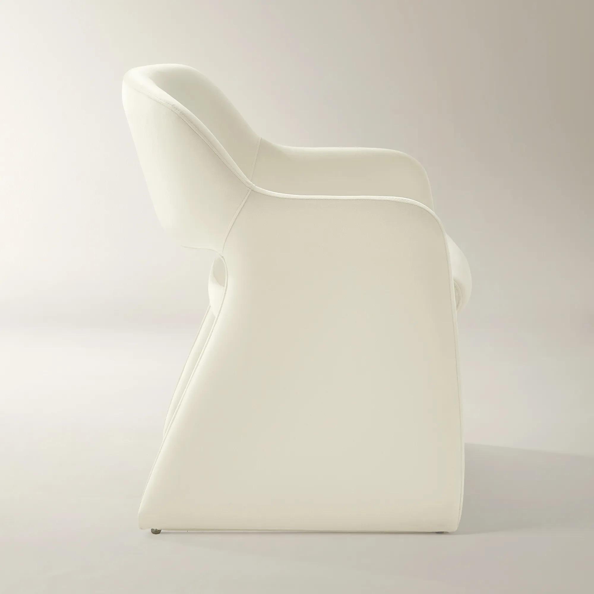 Elara Cloud Velvet Dining Chair