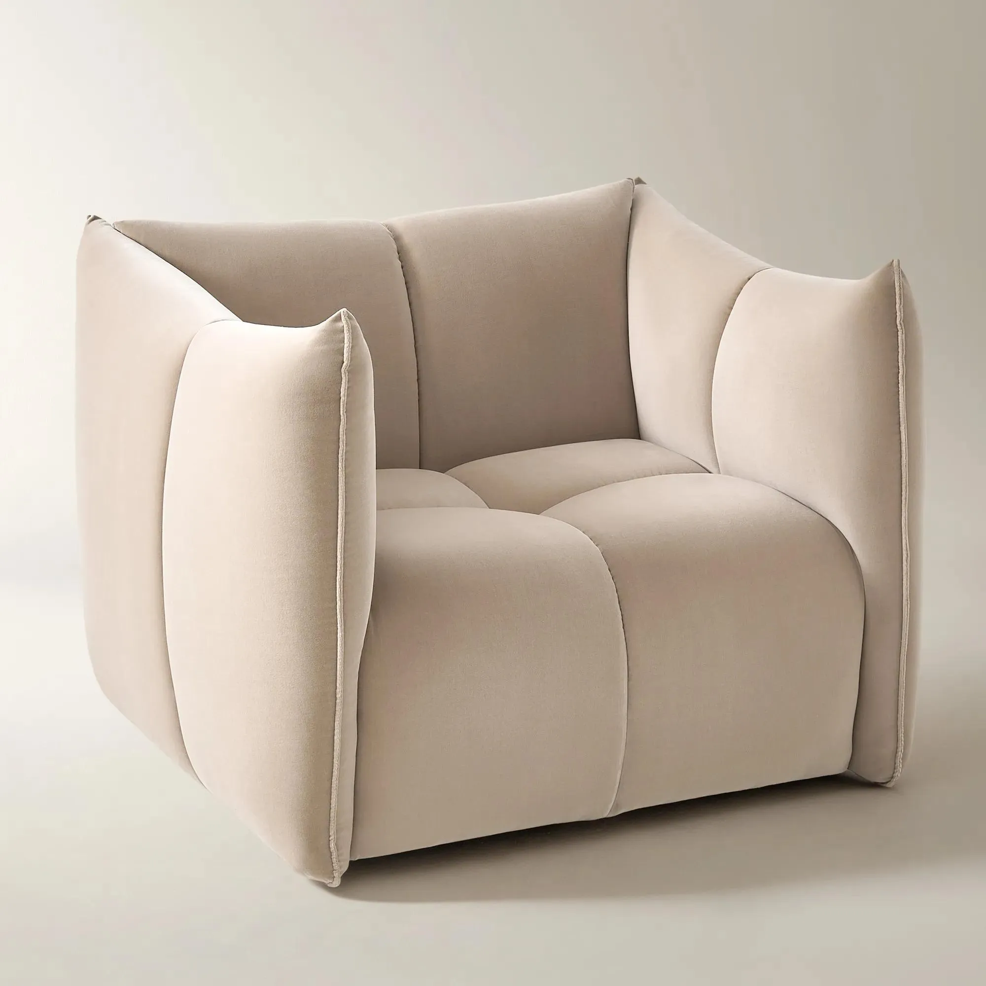 Reina Tufted Velvet Swivel Chair