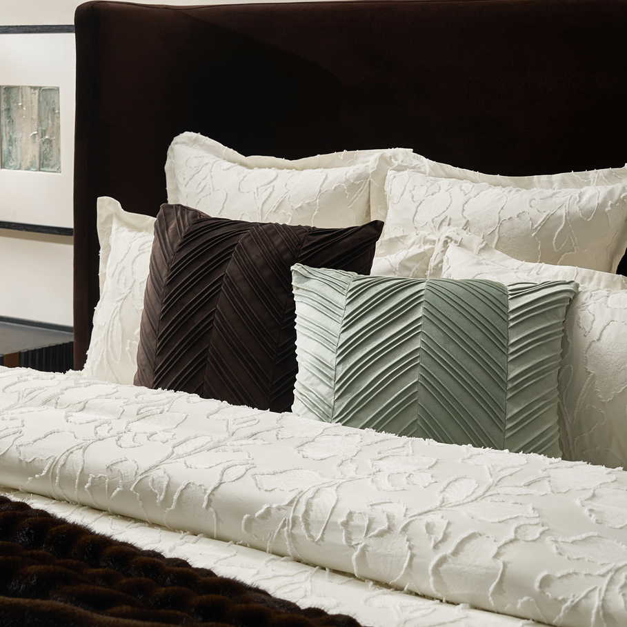 Cosette Textured Jacquard Bedding Set - Ivory