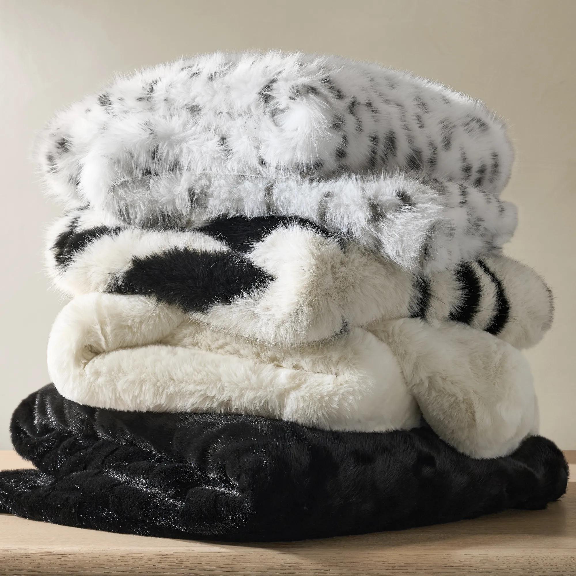 Verano Fur Throw 60" x 50" - Black/White