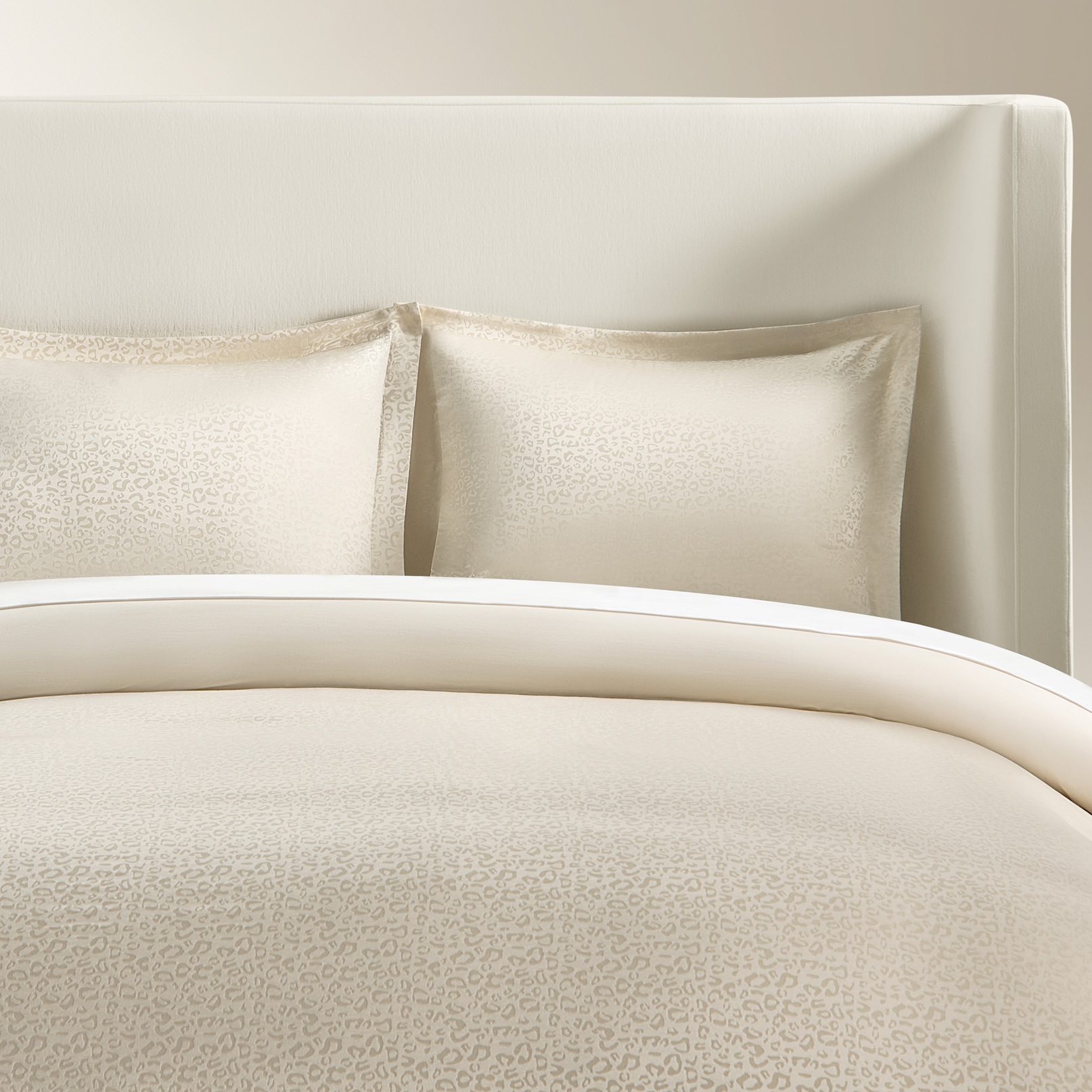 Abi Leopard Bedding Set - Soft Nude