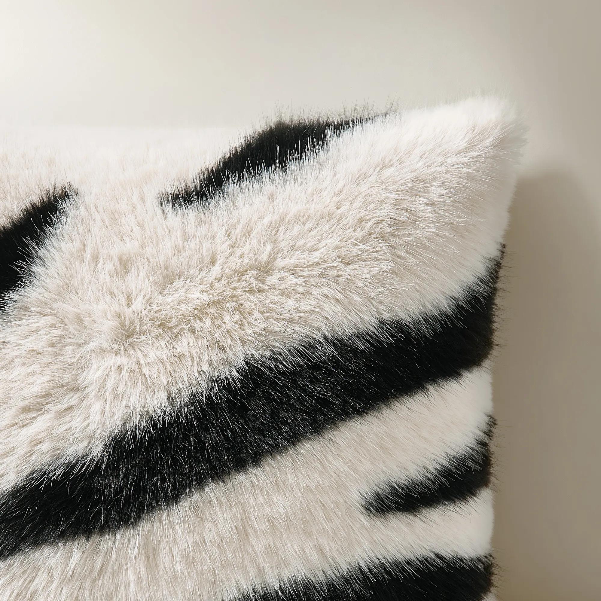 Verano Fur Pillow 22" - Black/White