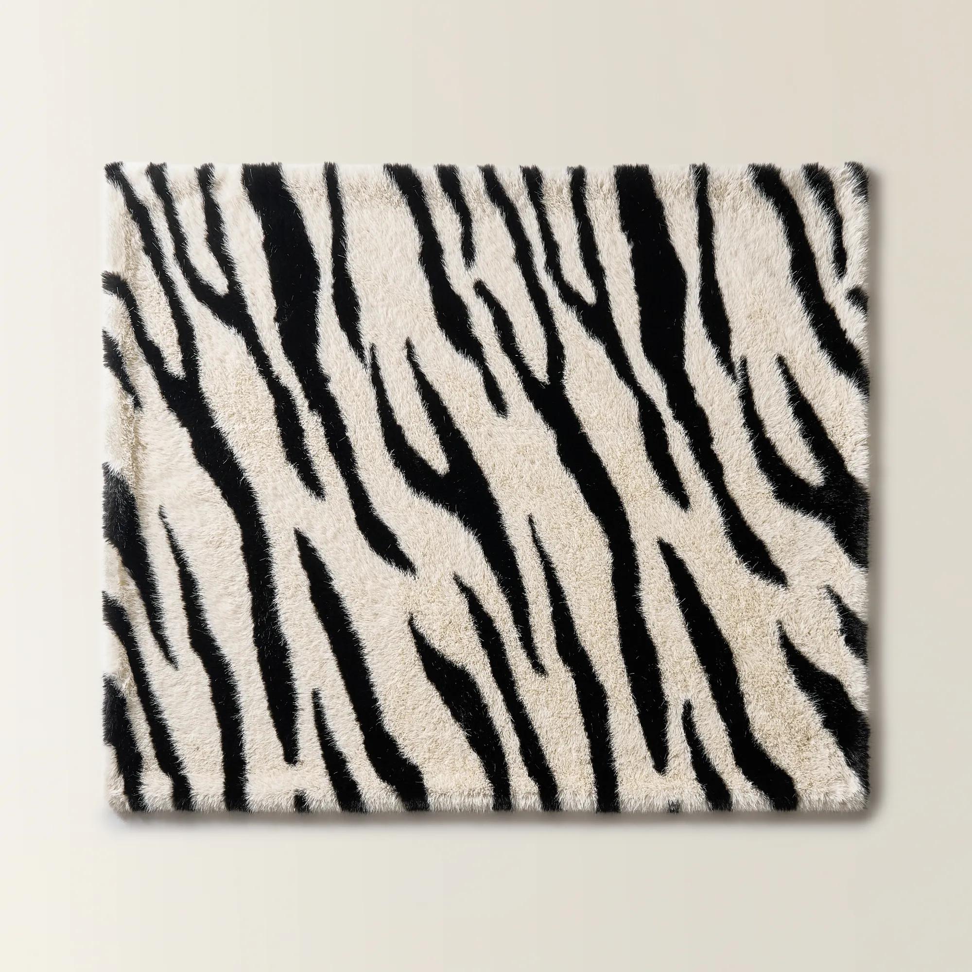 Verano Fur Throw 60" x 50" - Black/White