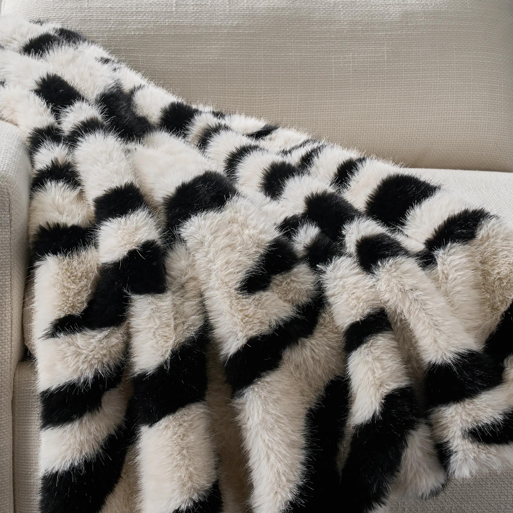 Verano Fur Throw 60" x 50" - Black/White