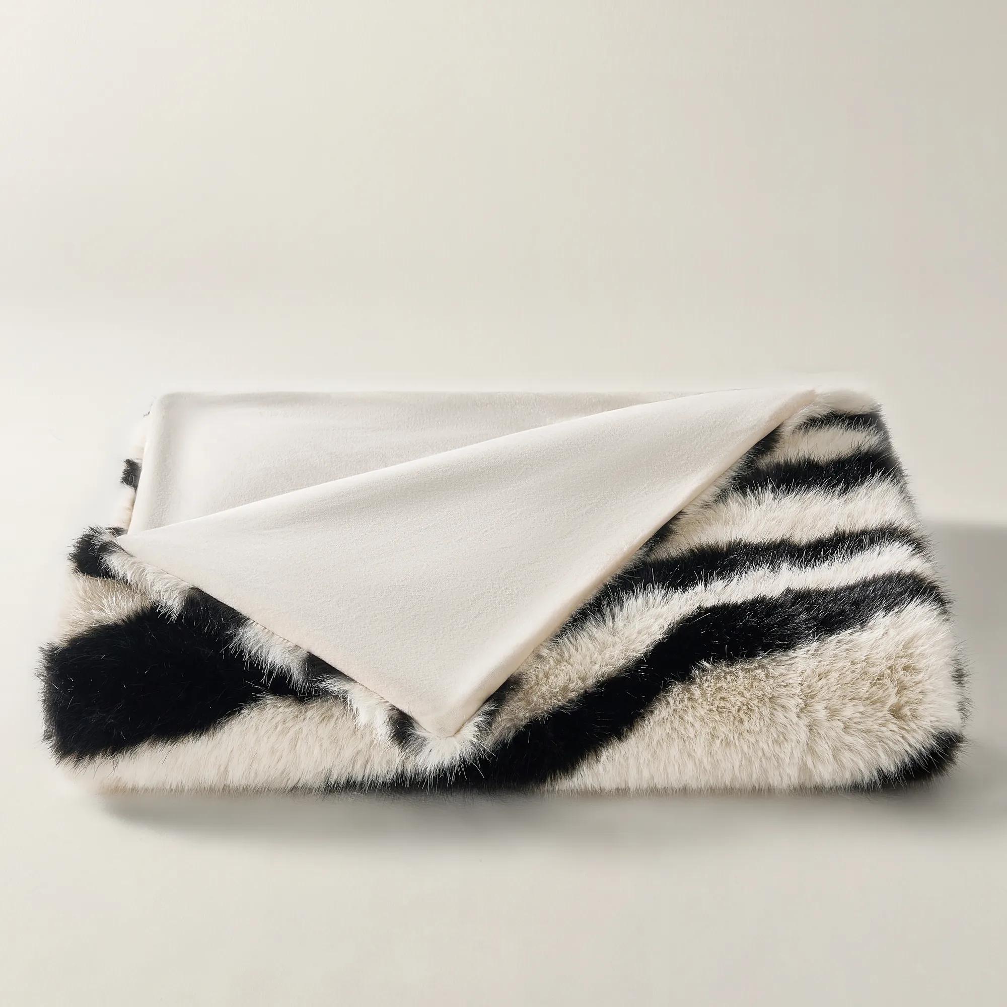 Verano Fur Throw 60" x 50" - Black/White