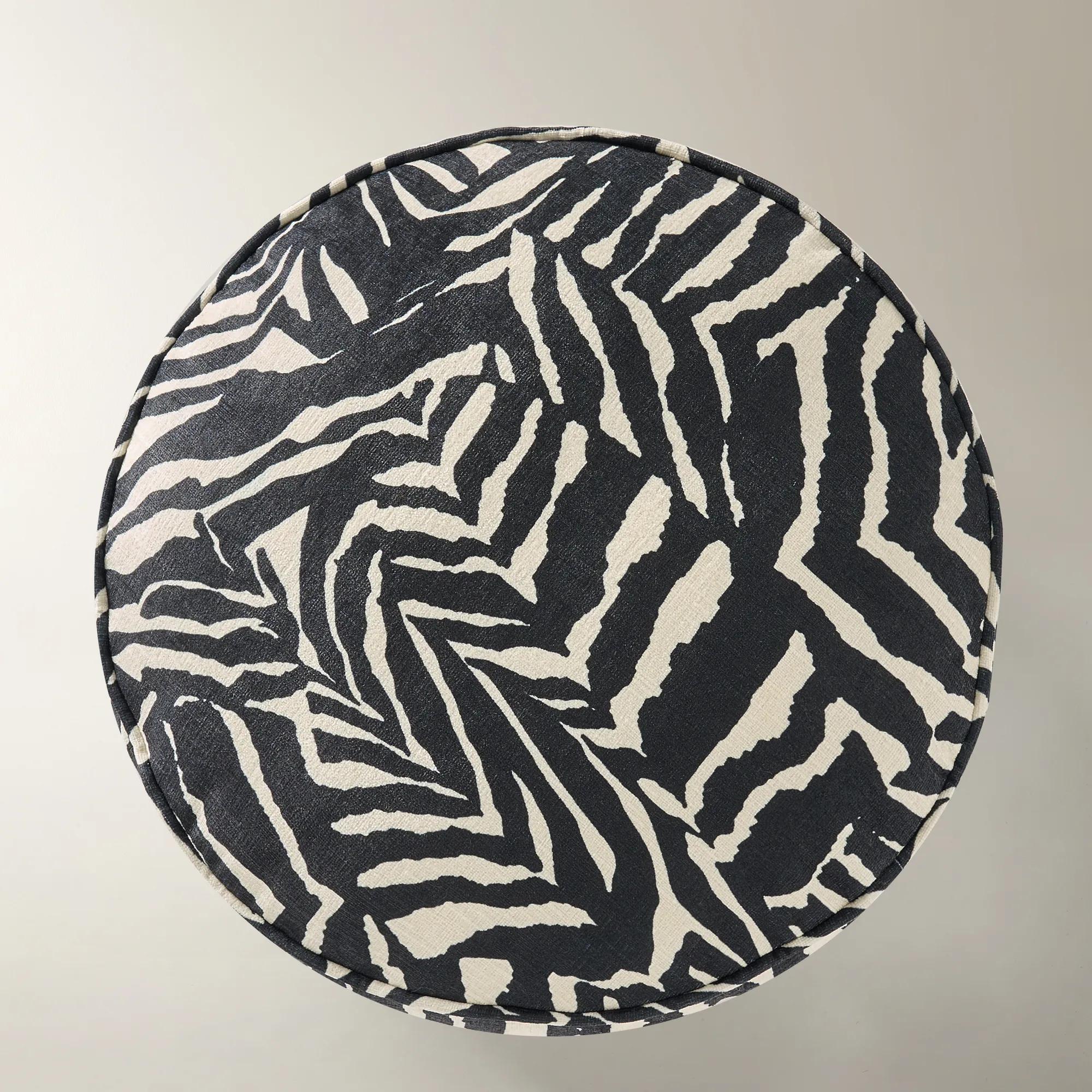 Ebba Abstract Zebra Round Pillow 15" - Black/Ivory