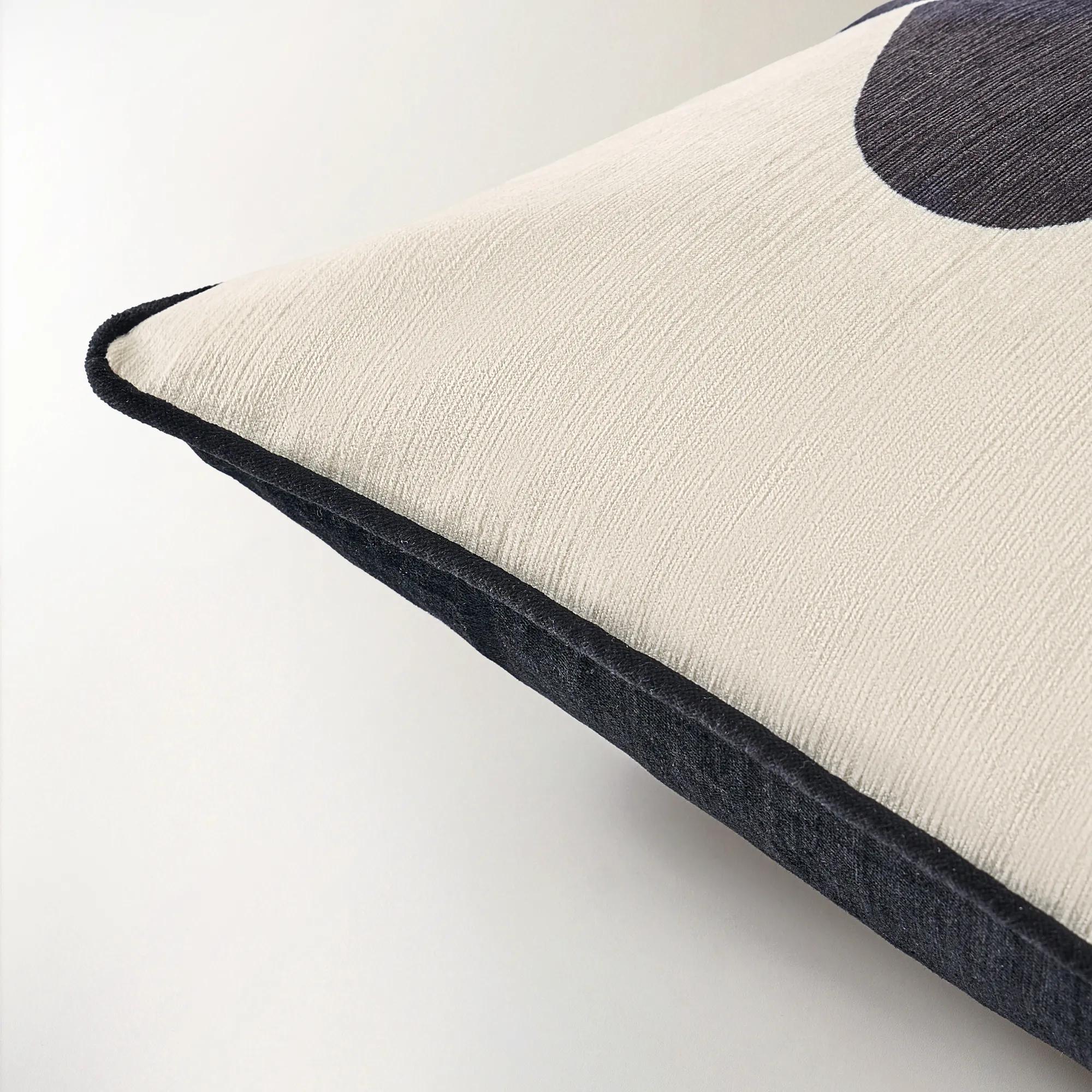 Femi Velvet Pillow 20"