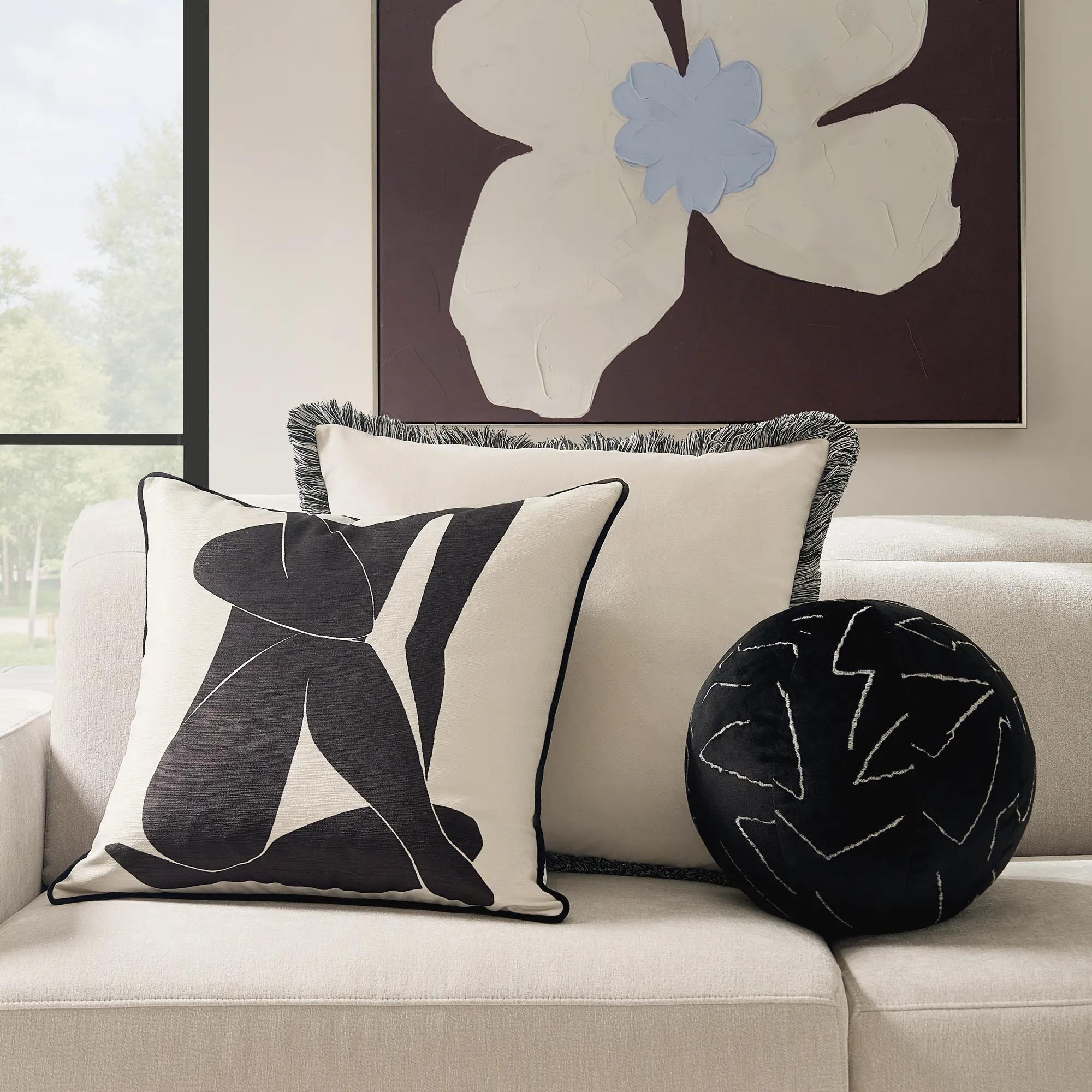 Femi Velvet Pillow 20"