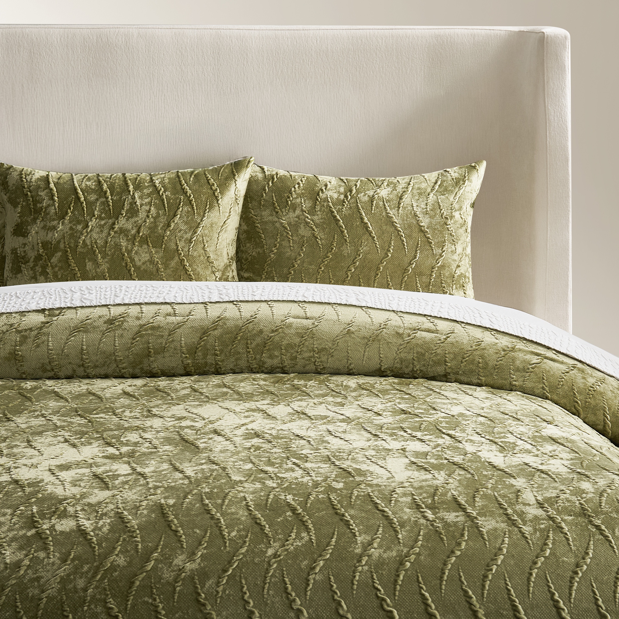 Eve Textured Velvet Quilt Set - Pistachio