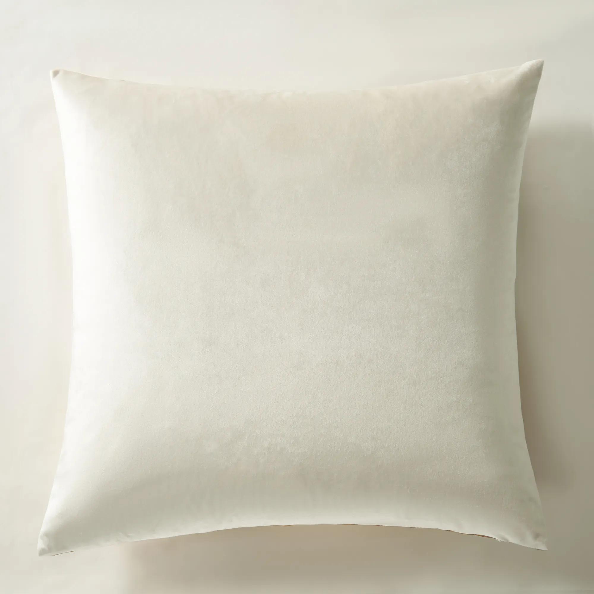 Riya Pillow 24"