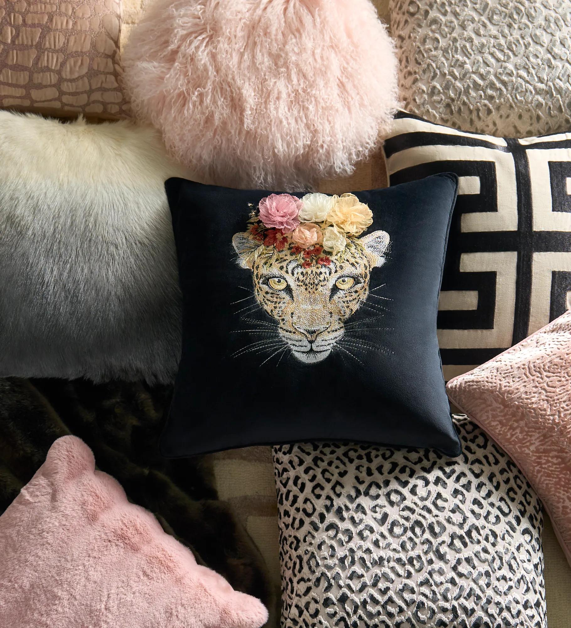 Cace Pillow Collection - Natural/Black