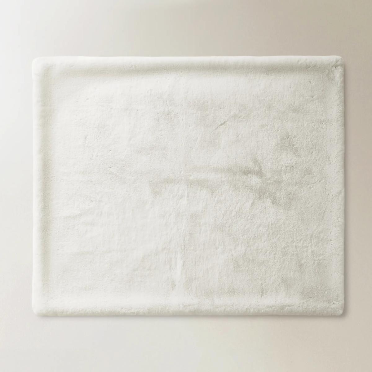 Shay Faux Fur Throw 50" X 60" - Ivory