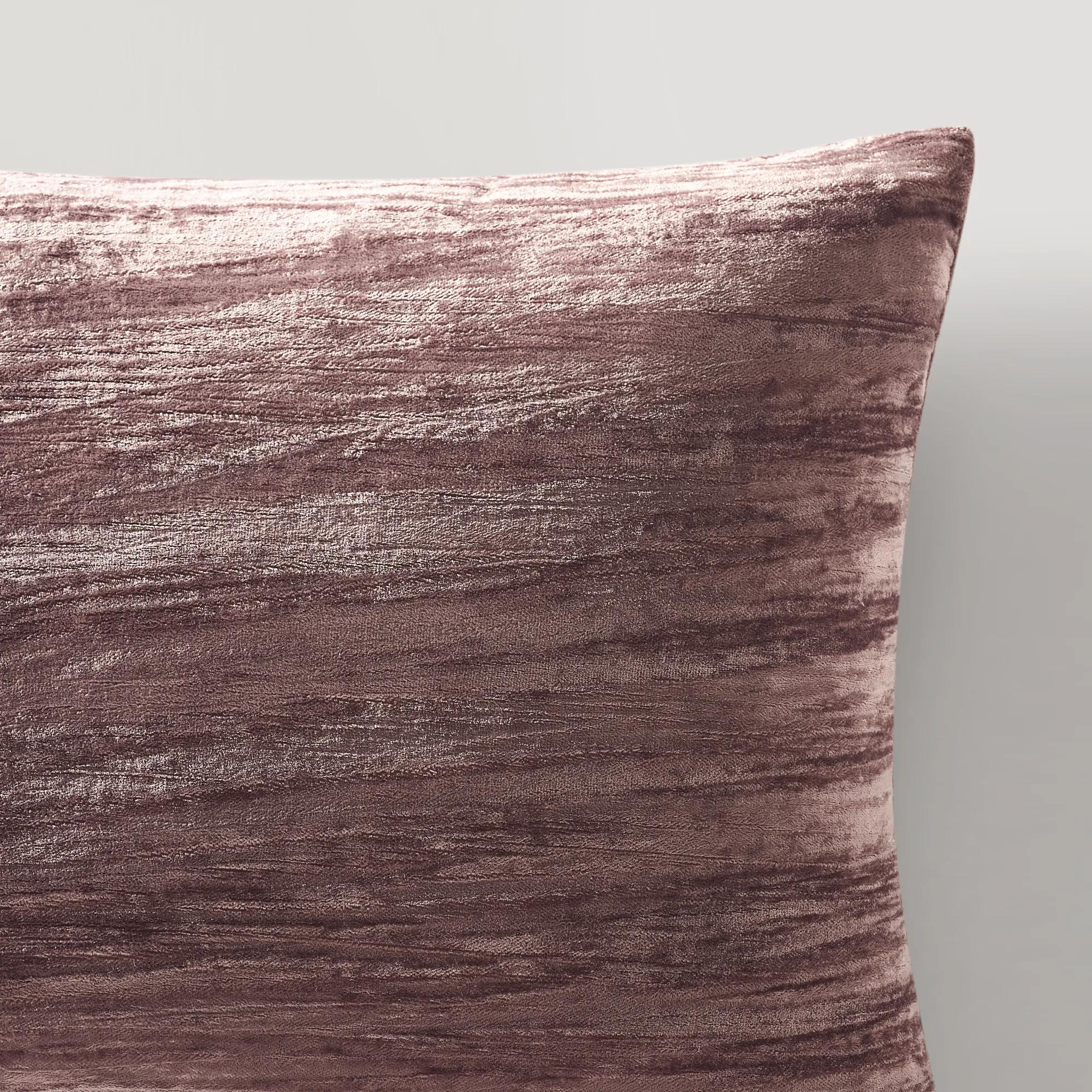 Elara Velvet Lumbar 14" x 20" - Dusty Mauve