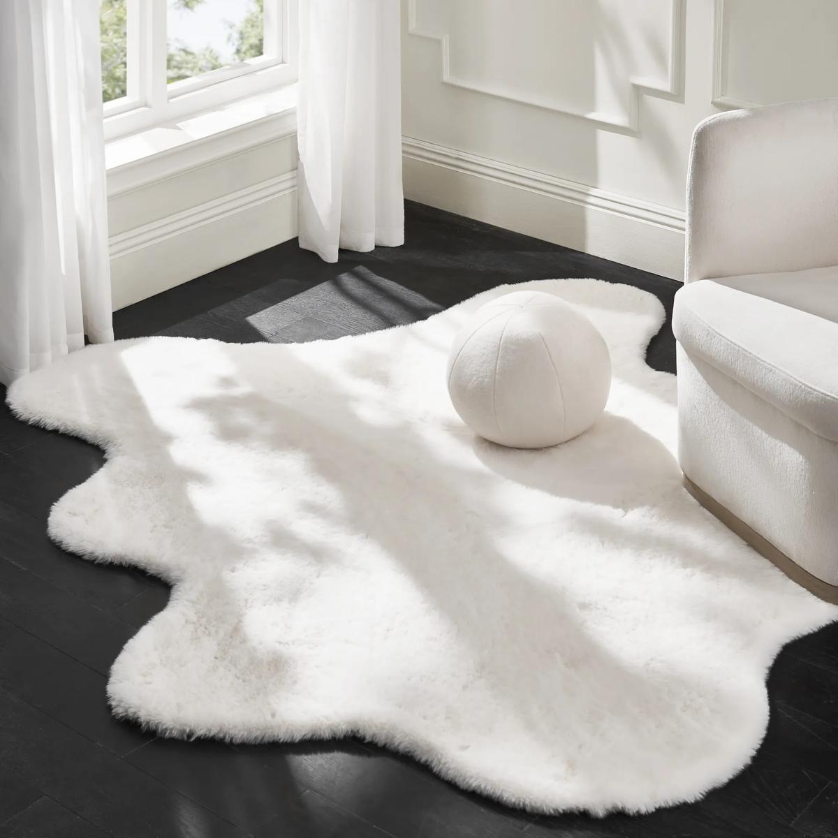 Odin Shaped Rug 5' x 6' - White