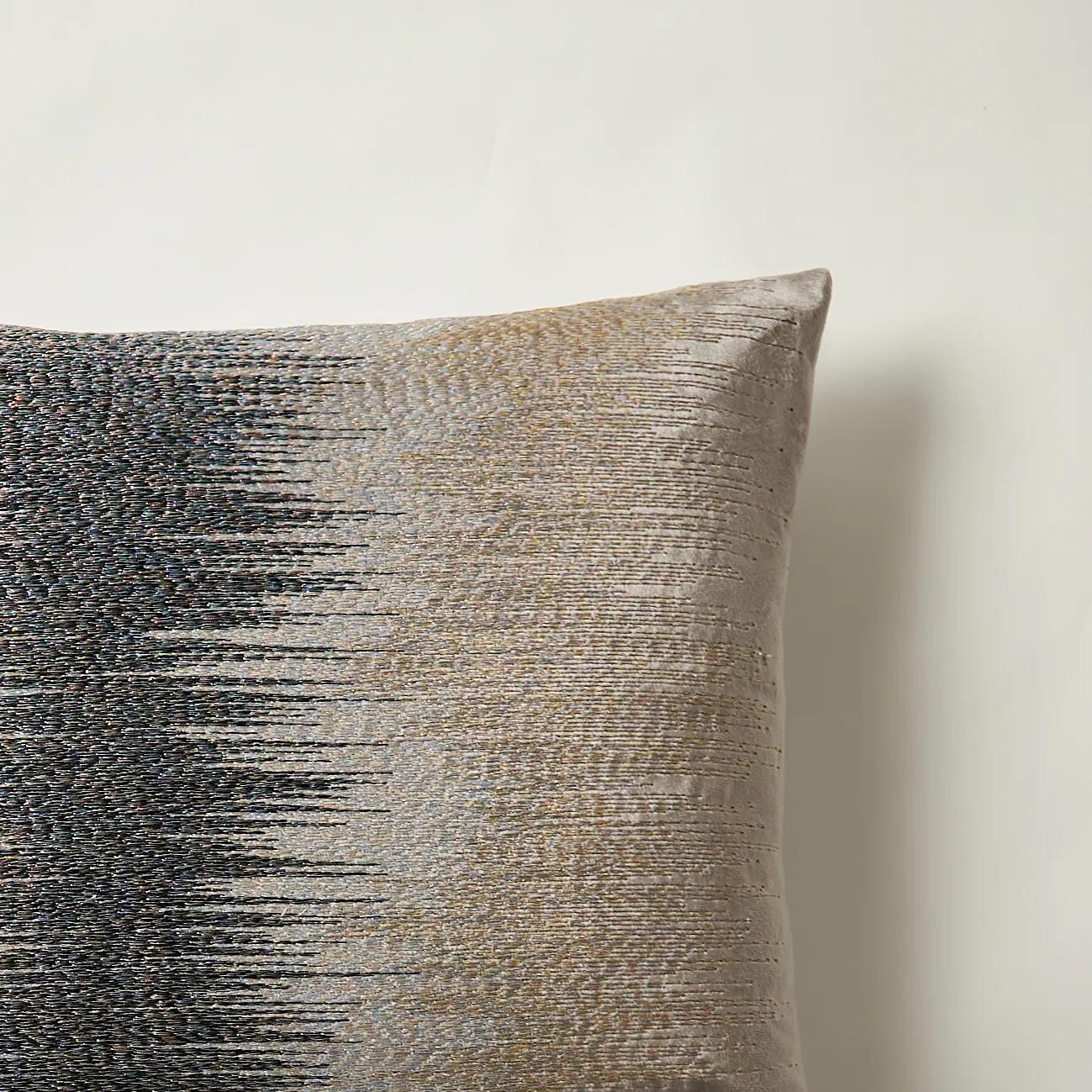 Leon Metallic Lumbar 14" x 20"