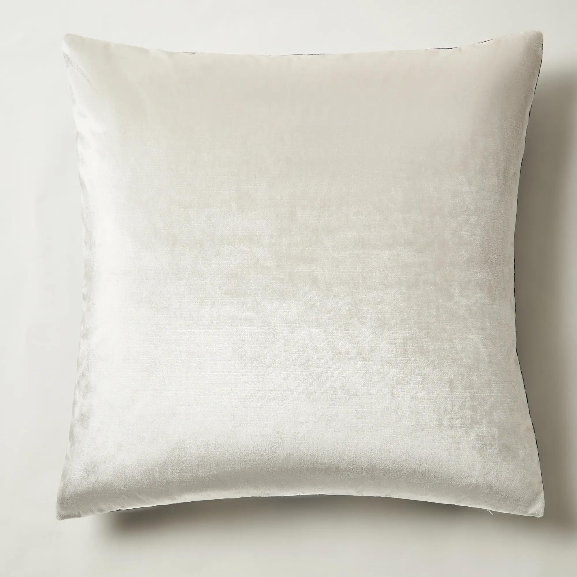 Zaid Pillow 22"