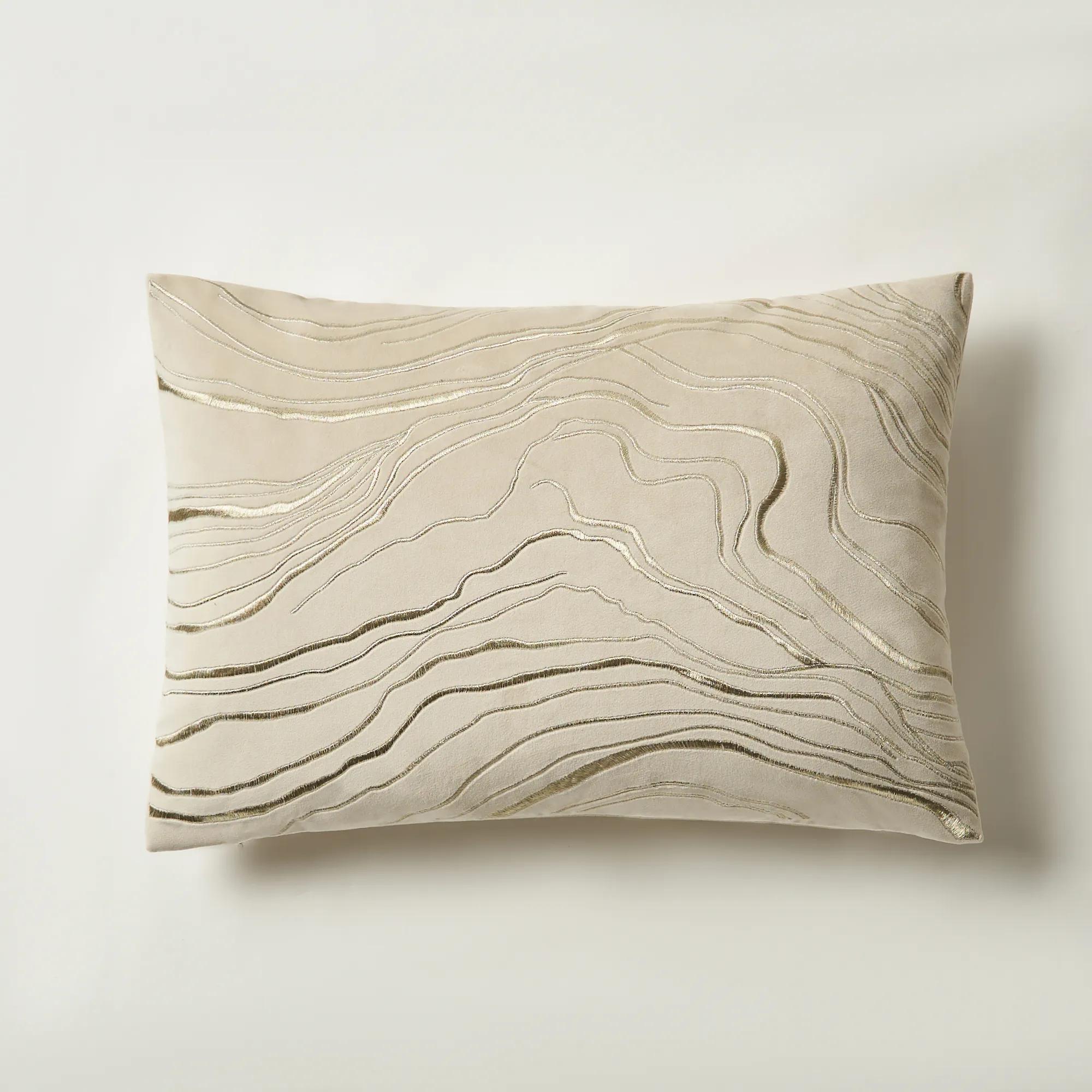 Swirl Lumbar 14" x 20"