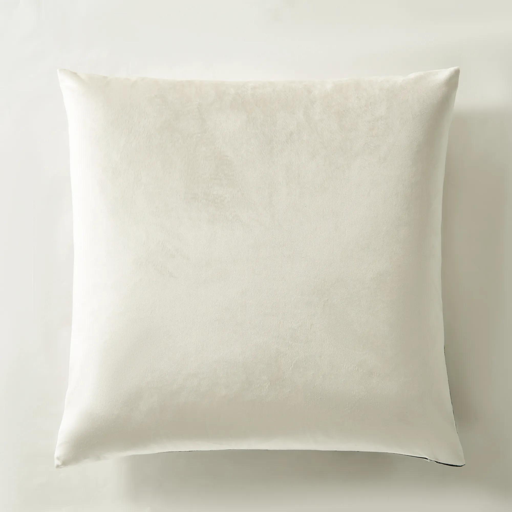 Nya Pillow 24"