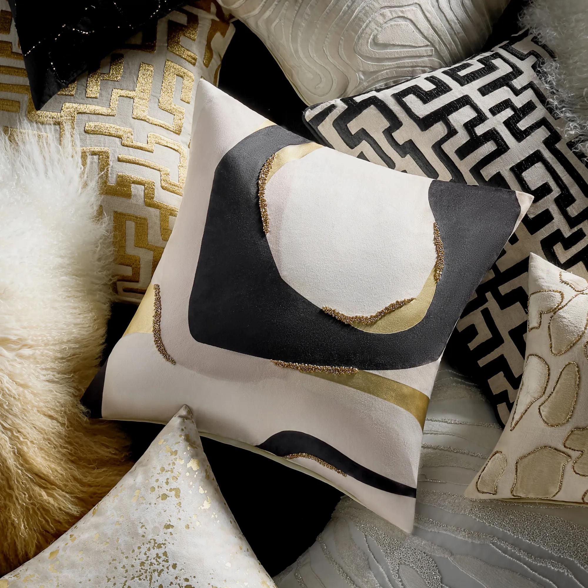 Nova Pillow 20"