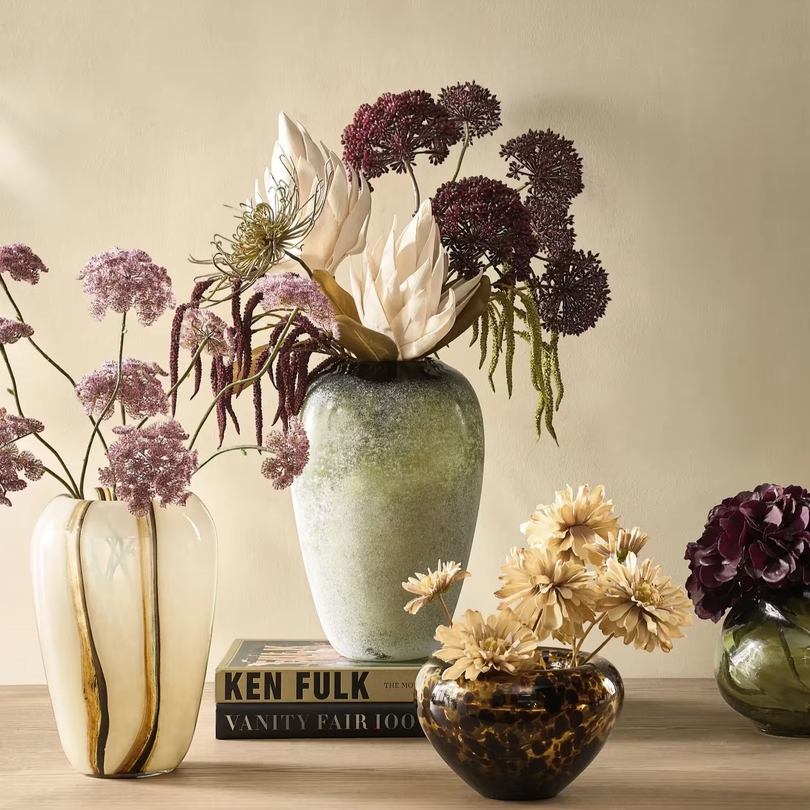 Curio Pillar Holder