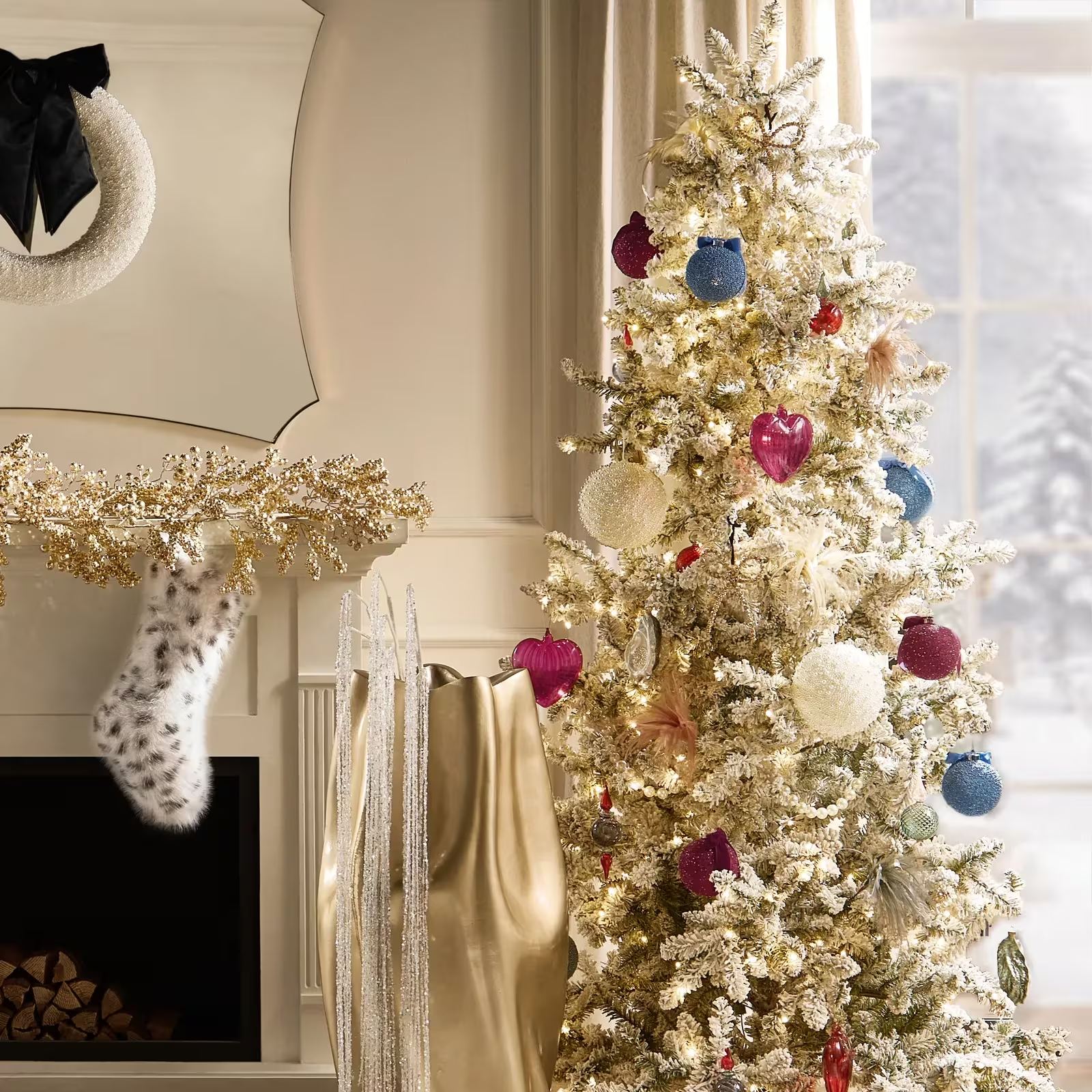 Pearls & Bow Holiday Wreath 20.5"