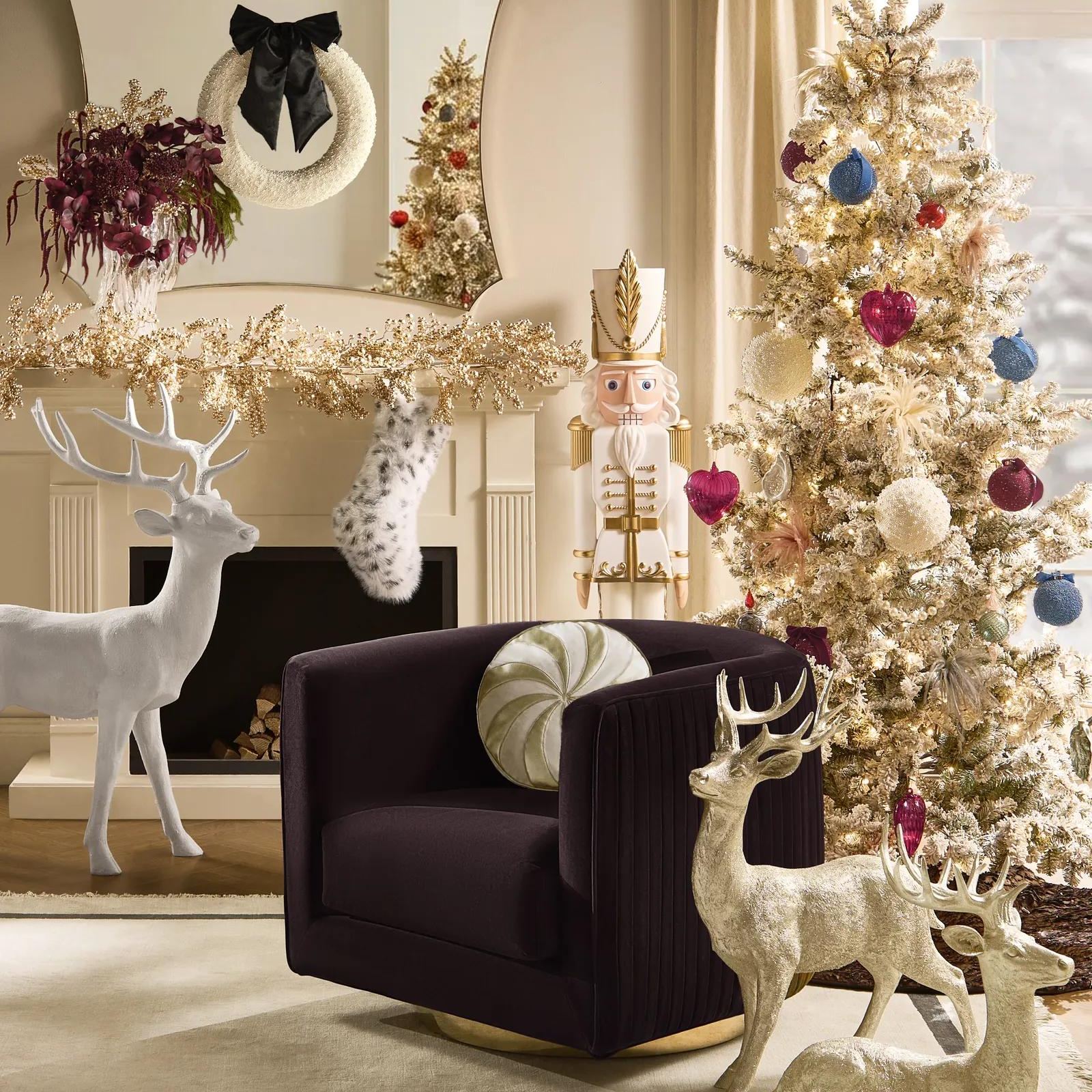 Oversized Nutcracker White/Gold - 5 Feet