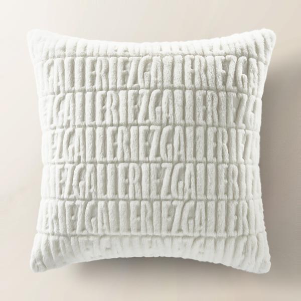 Z Carved Faux Fur Pillow 22“- Ivory