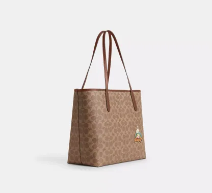 Cothtach X Peanuts City Tote In Signature Canvas With Patches