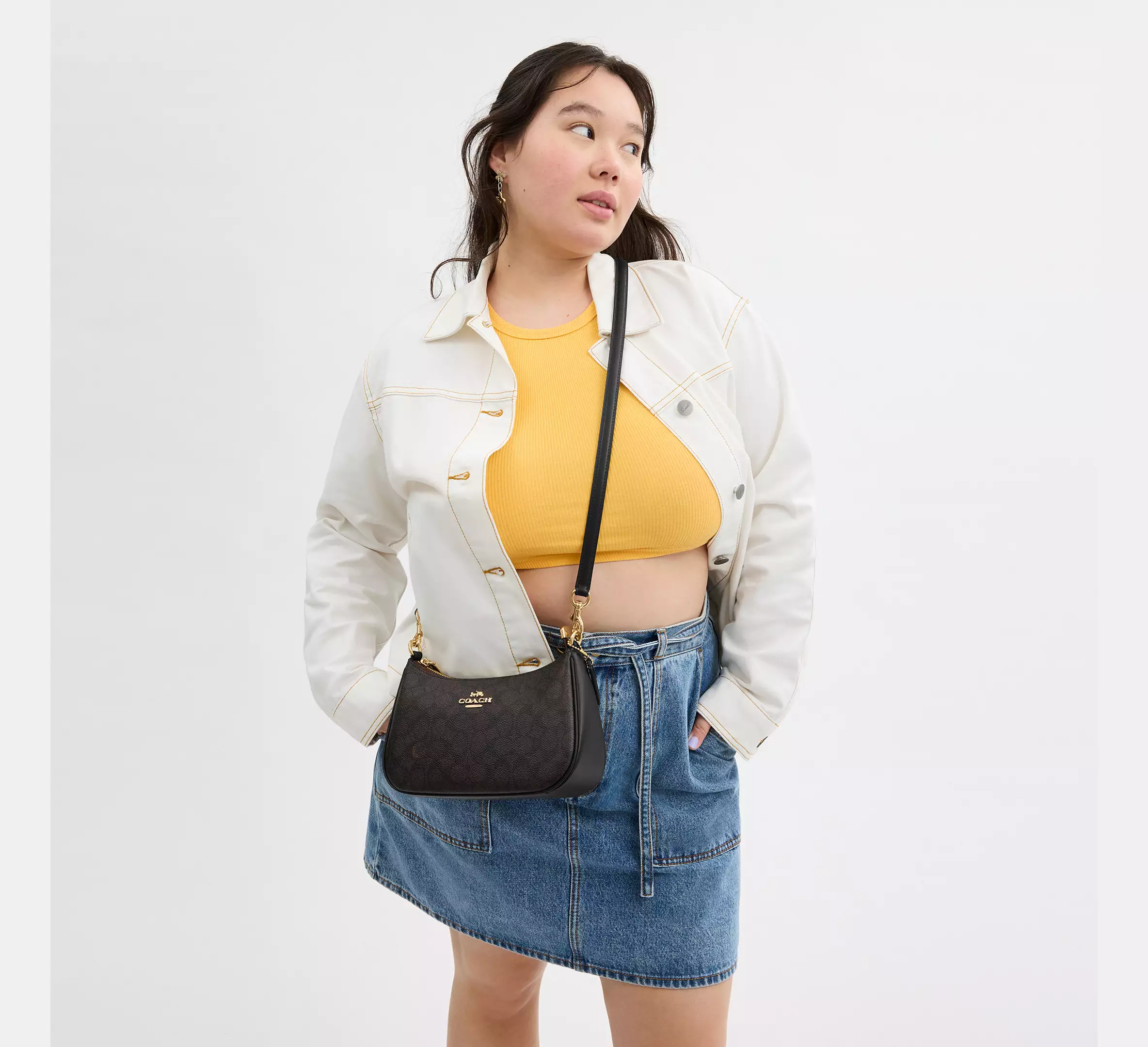 Teri Shoulder Bag In Signature Canvas