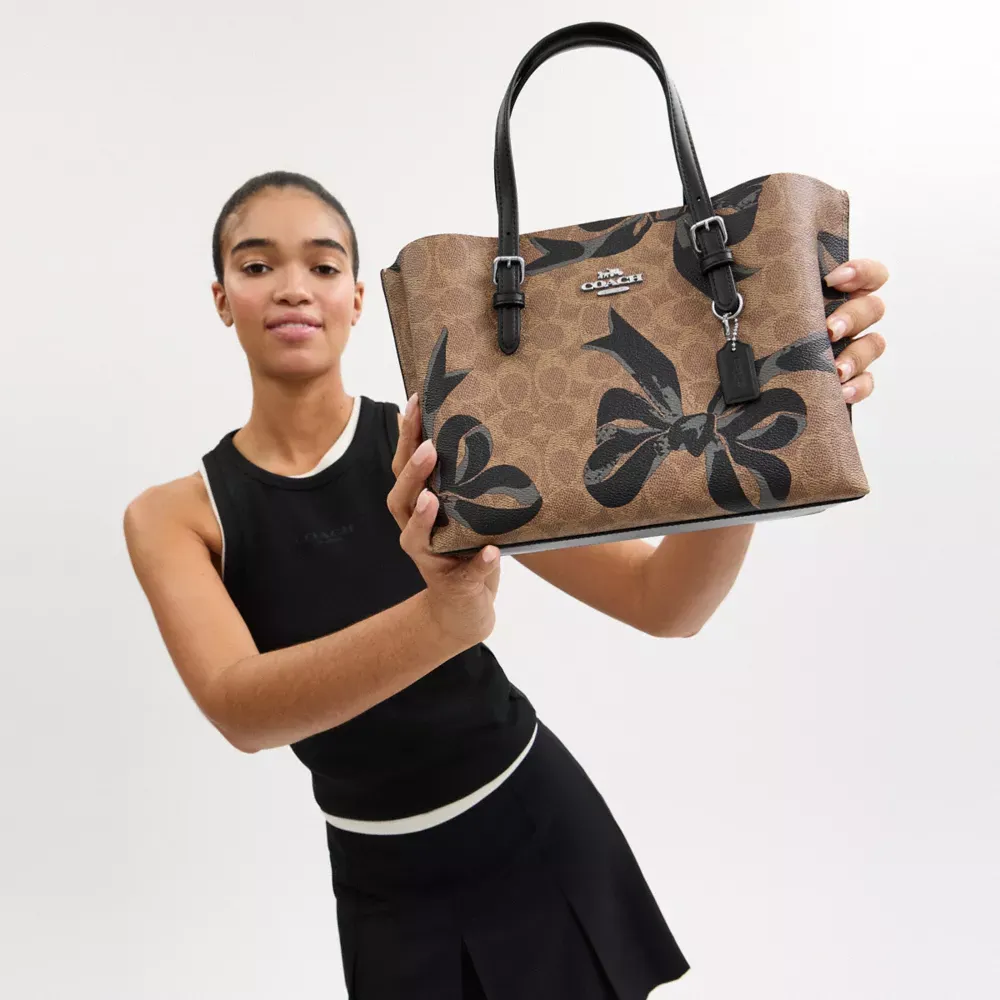 Mollie Tote Bag 25 In Signature Canvas With Bow Print