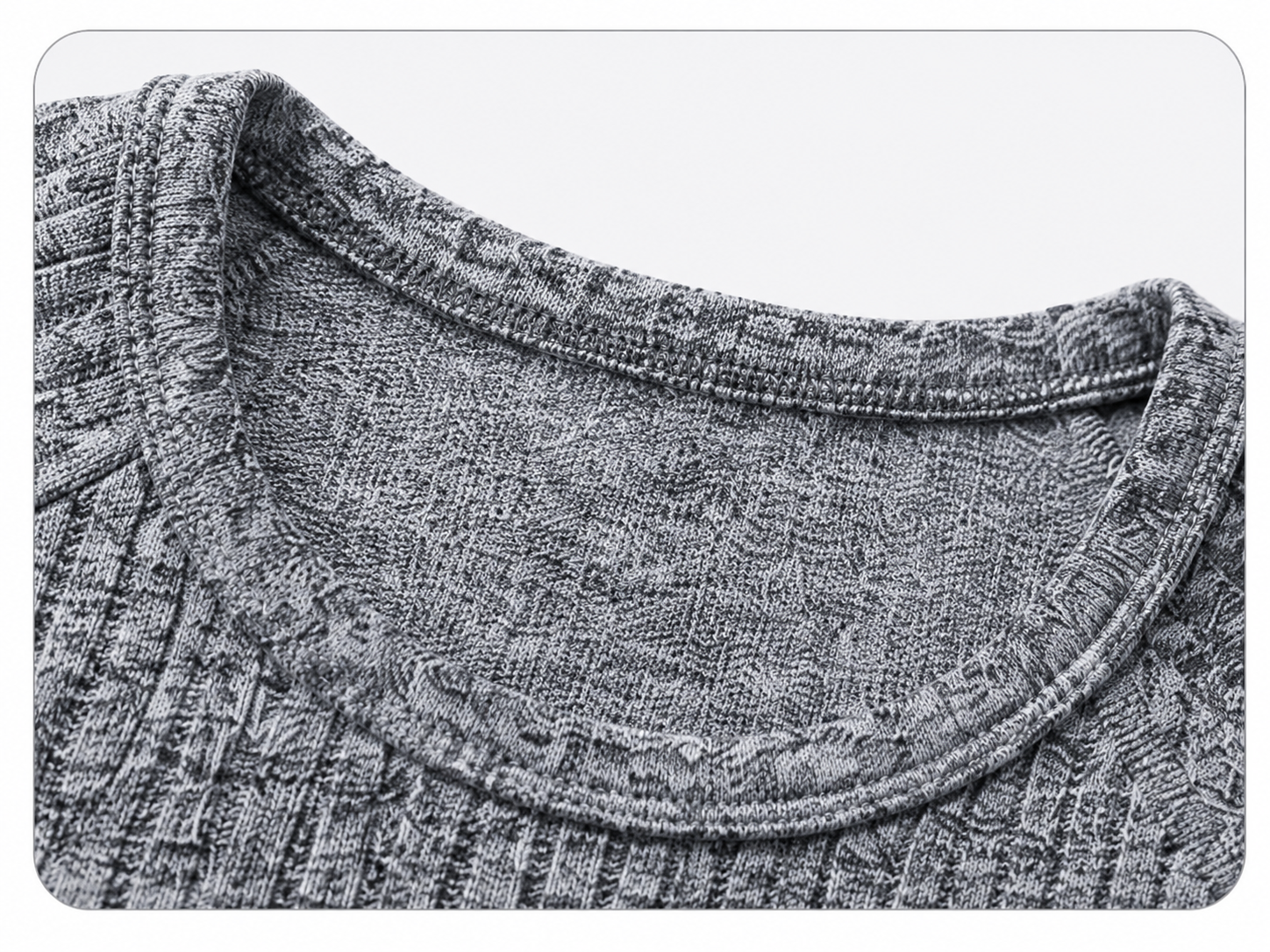 Crew neck and raglan seam detail